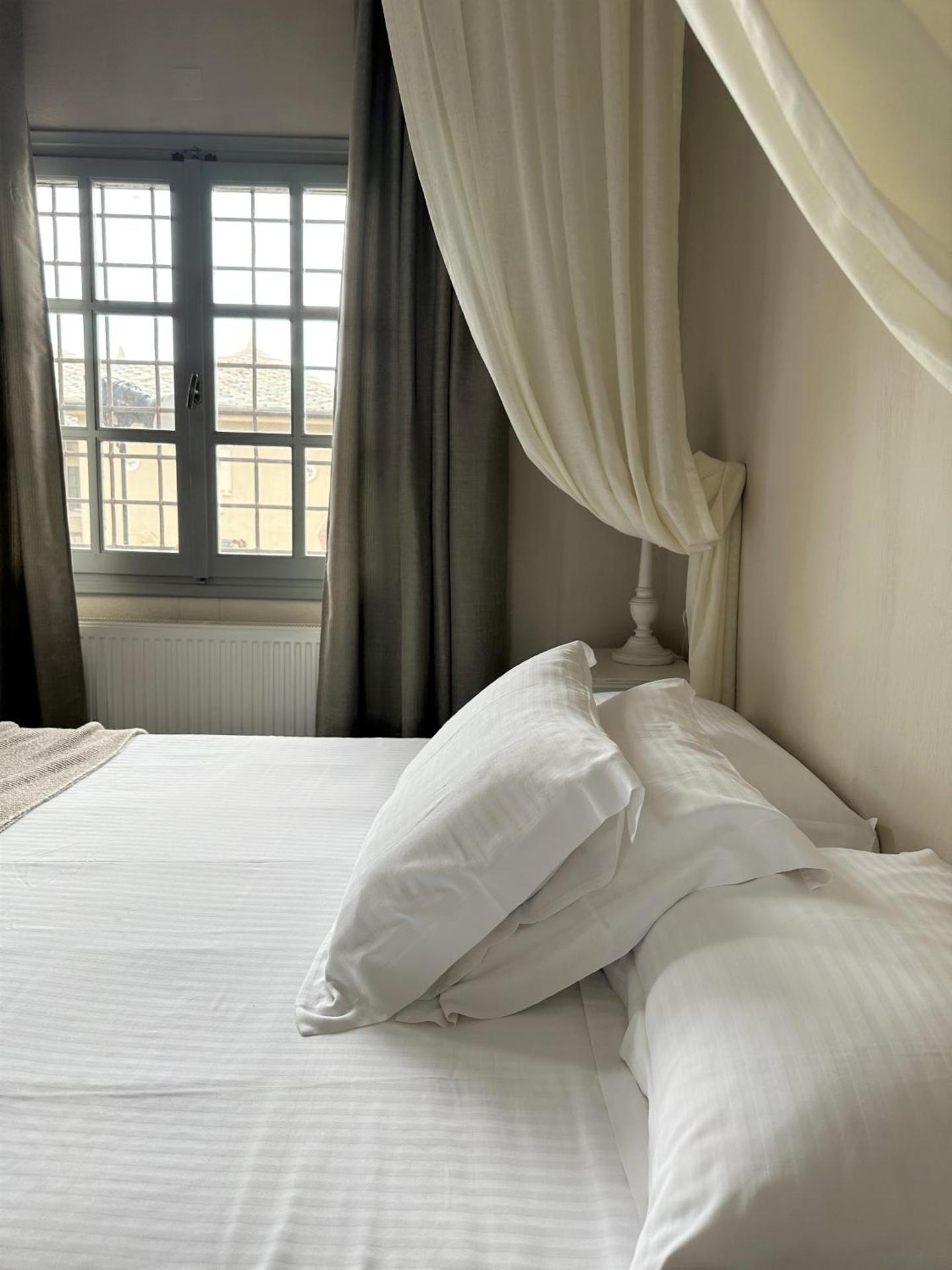 Double Room with Garden View - Photo 2