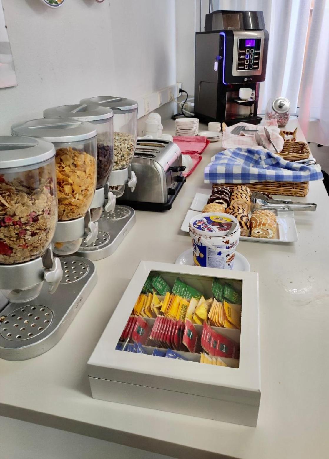 Savoy City Hotel - Photo 4