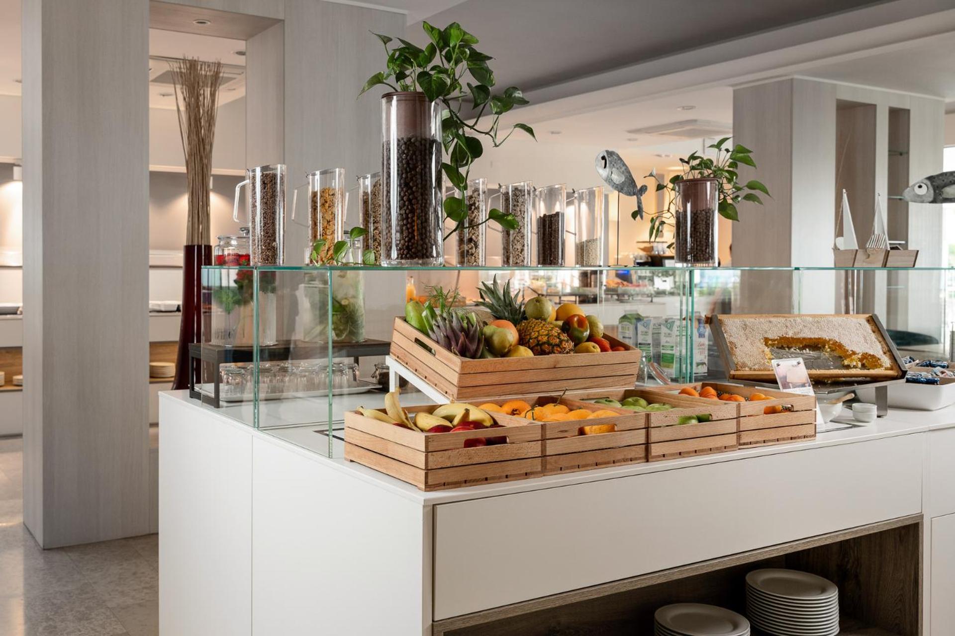 Hotel Orient & Pacific - Photo 27