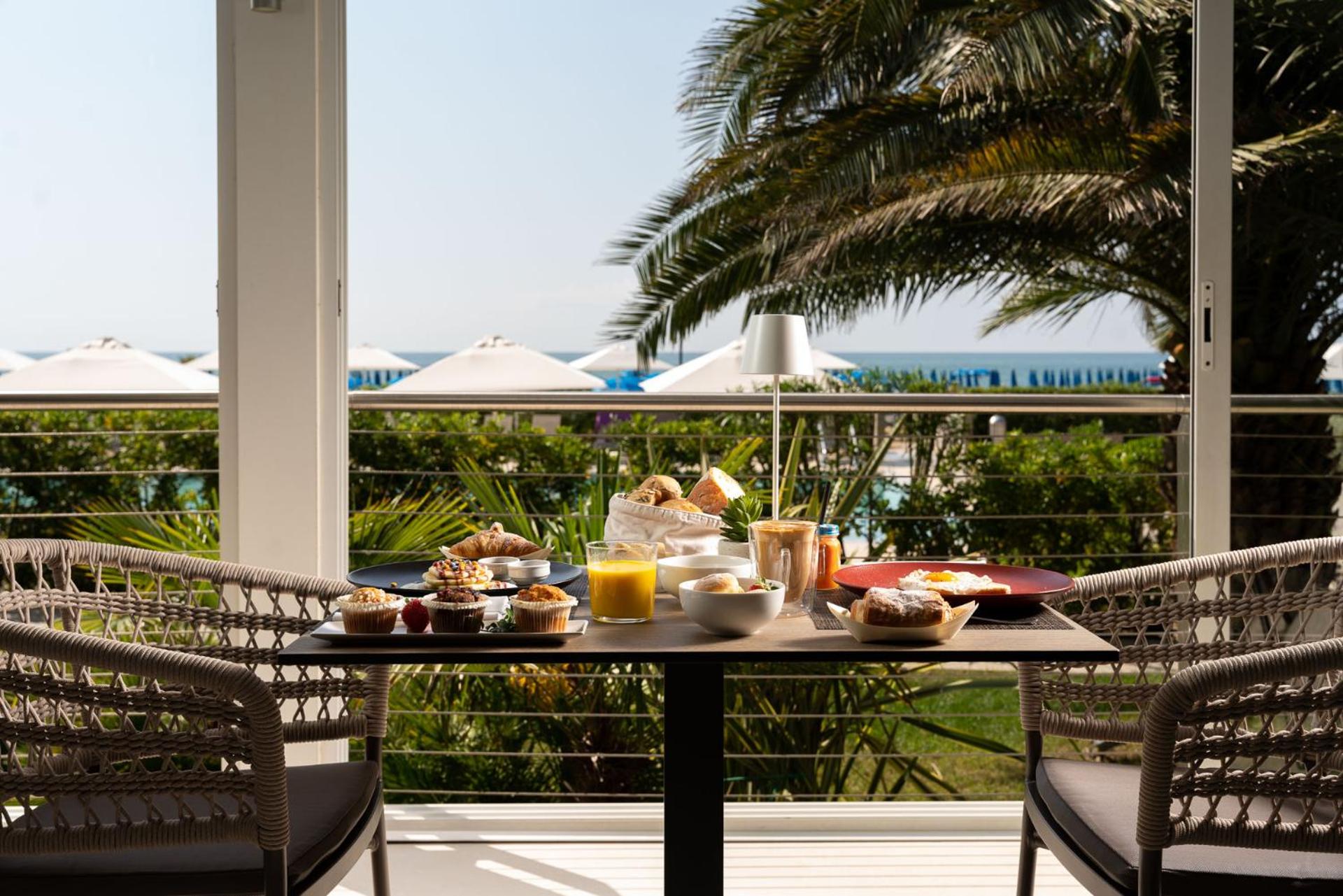 Hotel Orient & Pacific - Photo 26