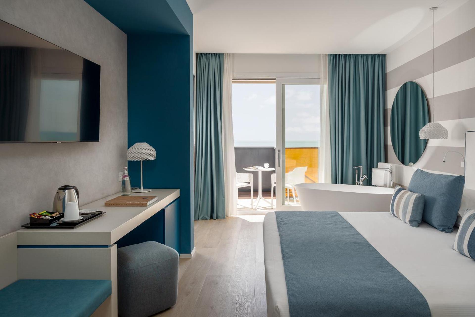 Hotel Orient & Pacific - Photo 17