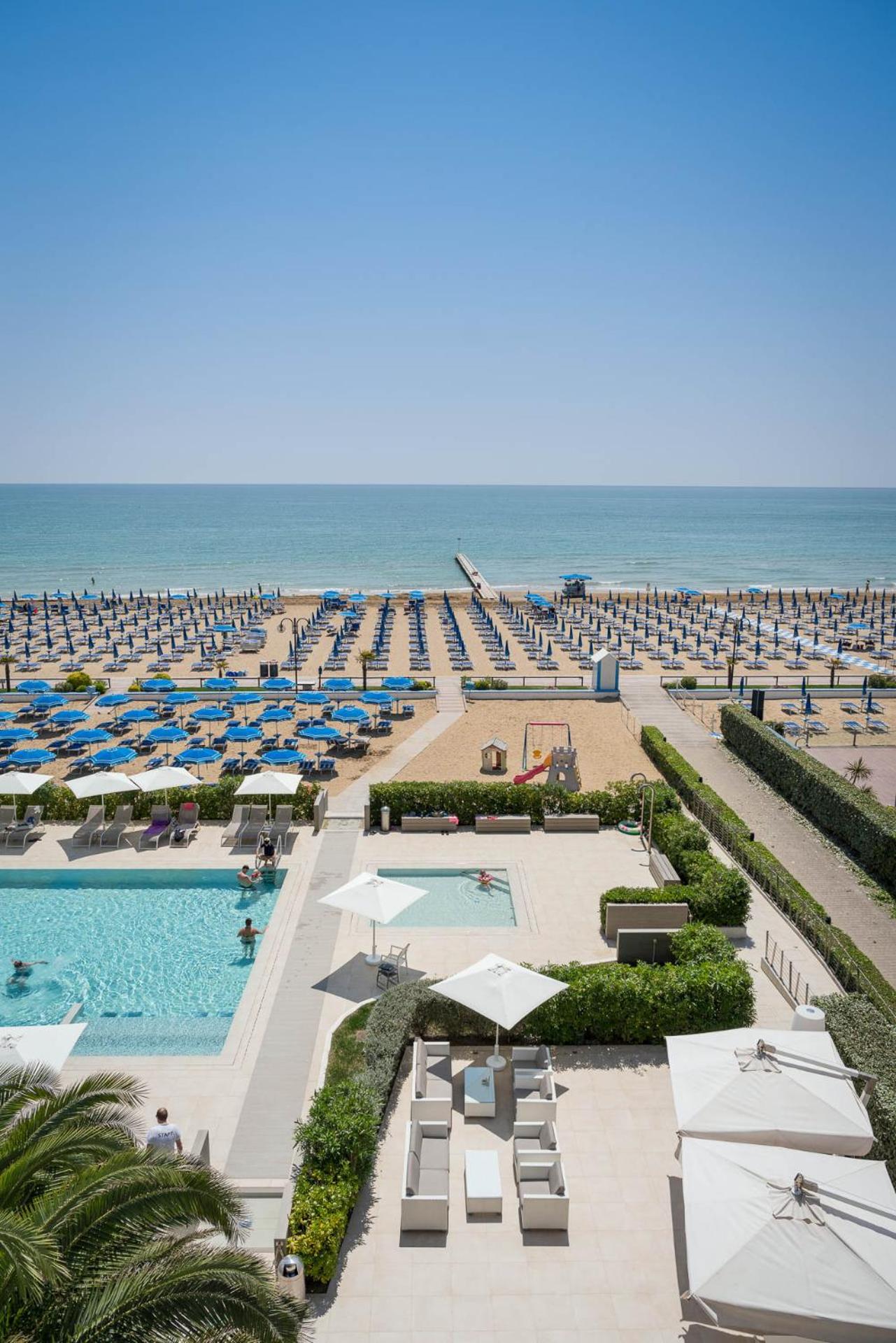 Hotel Orient & Pacific - Photo 23