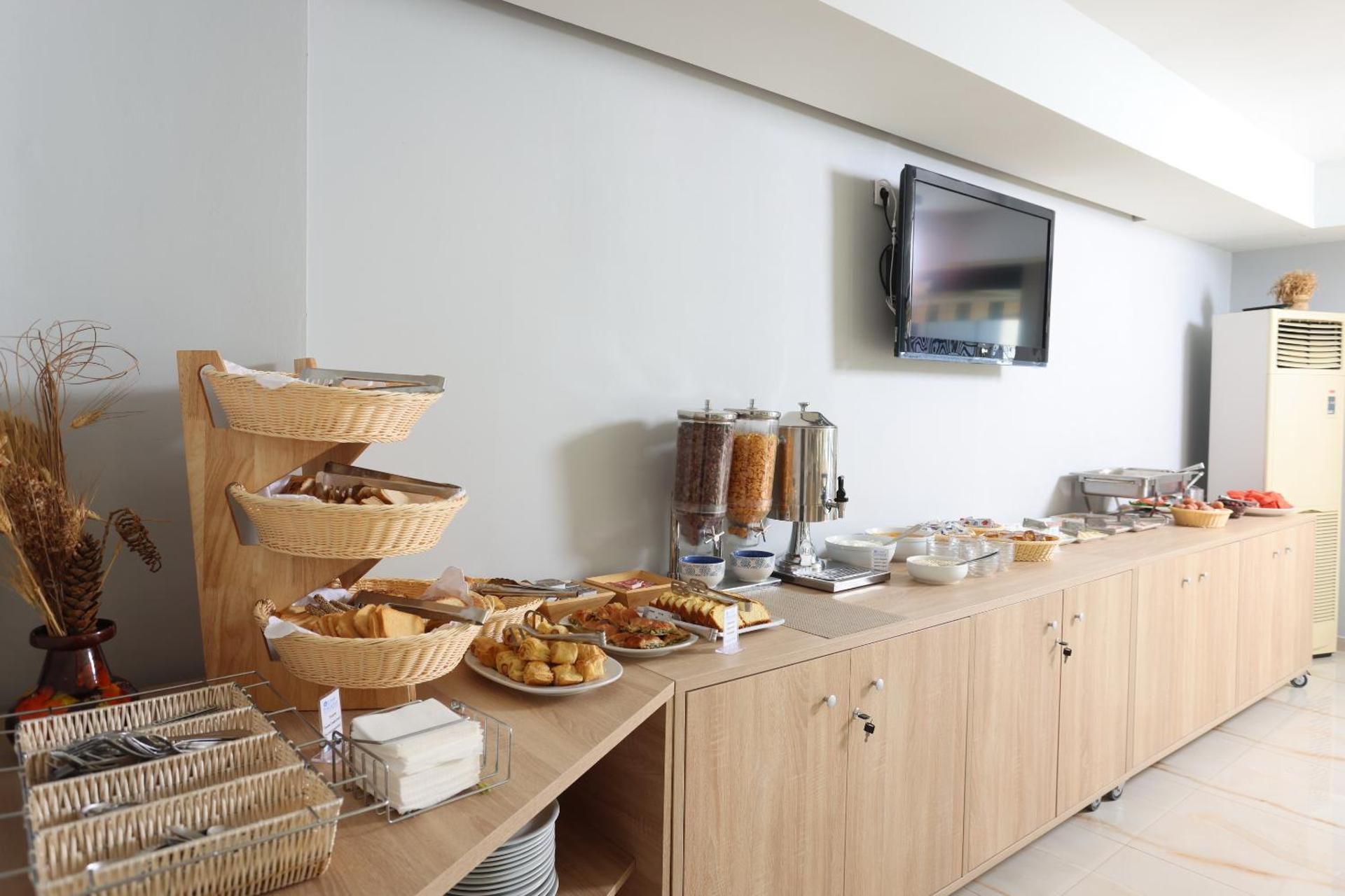 Sun Hotel - Photo 99