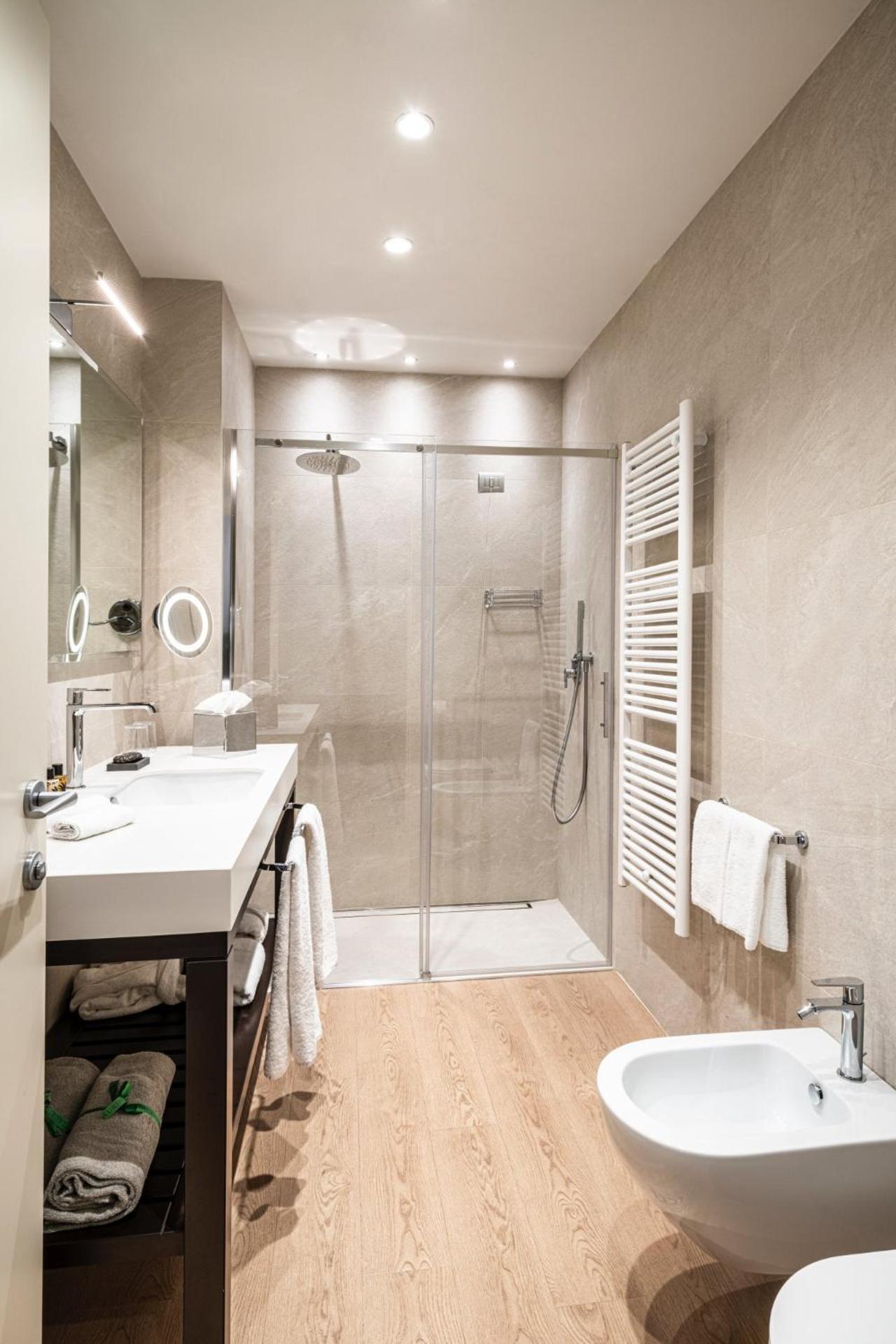 Hotel Laurin - Photo 57