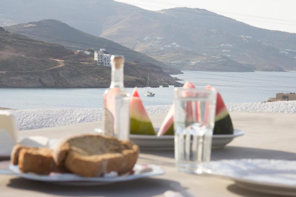 One-Bedroom Apartment with Sea View