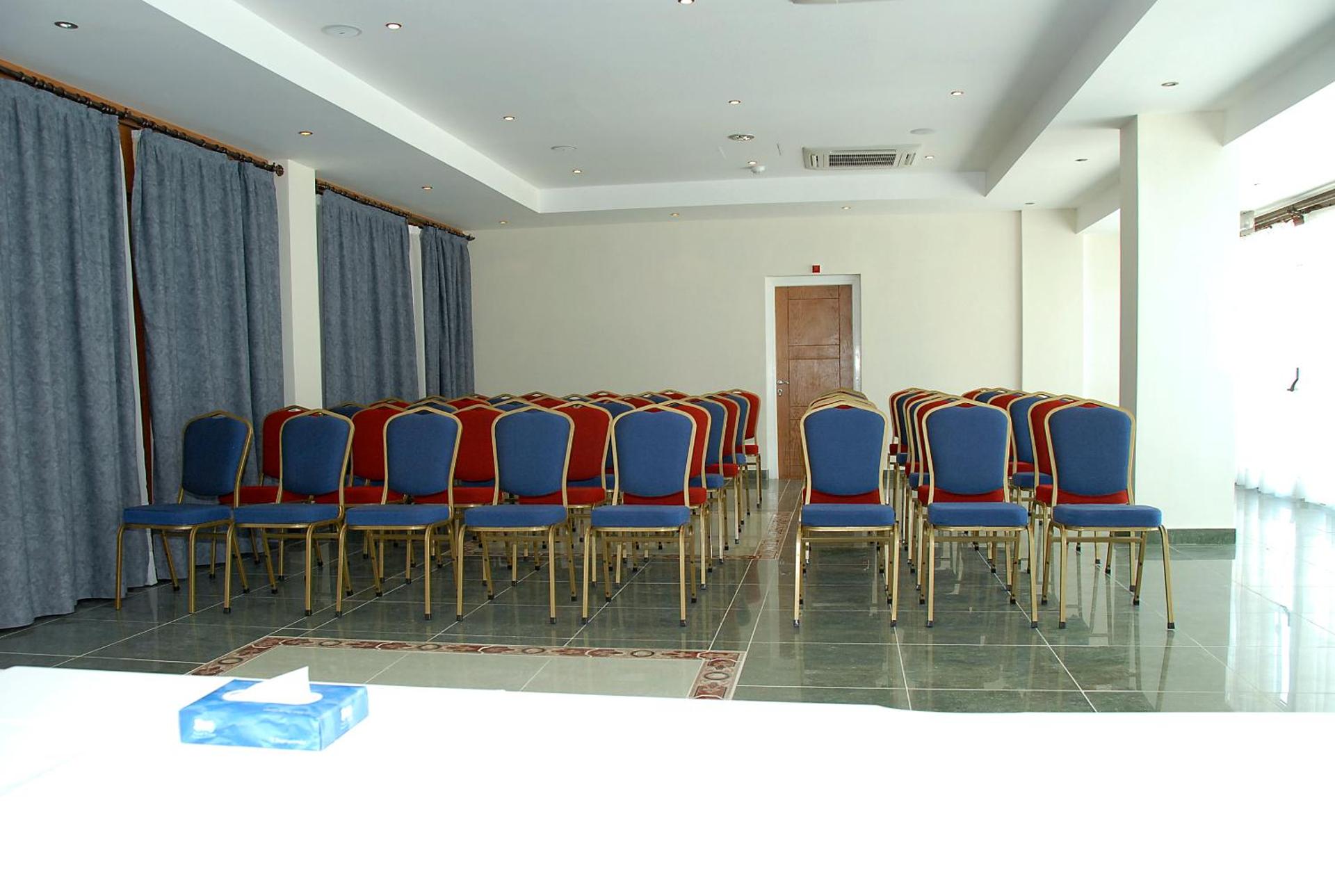 M. Moniatis Hotel - Photo 36