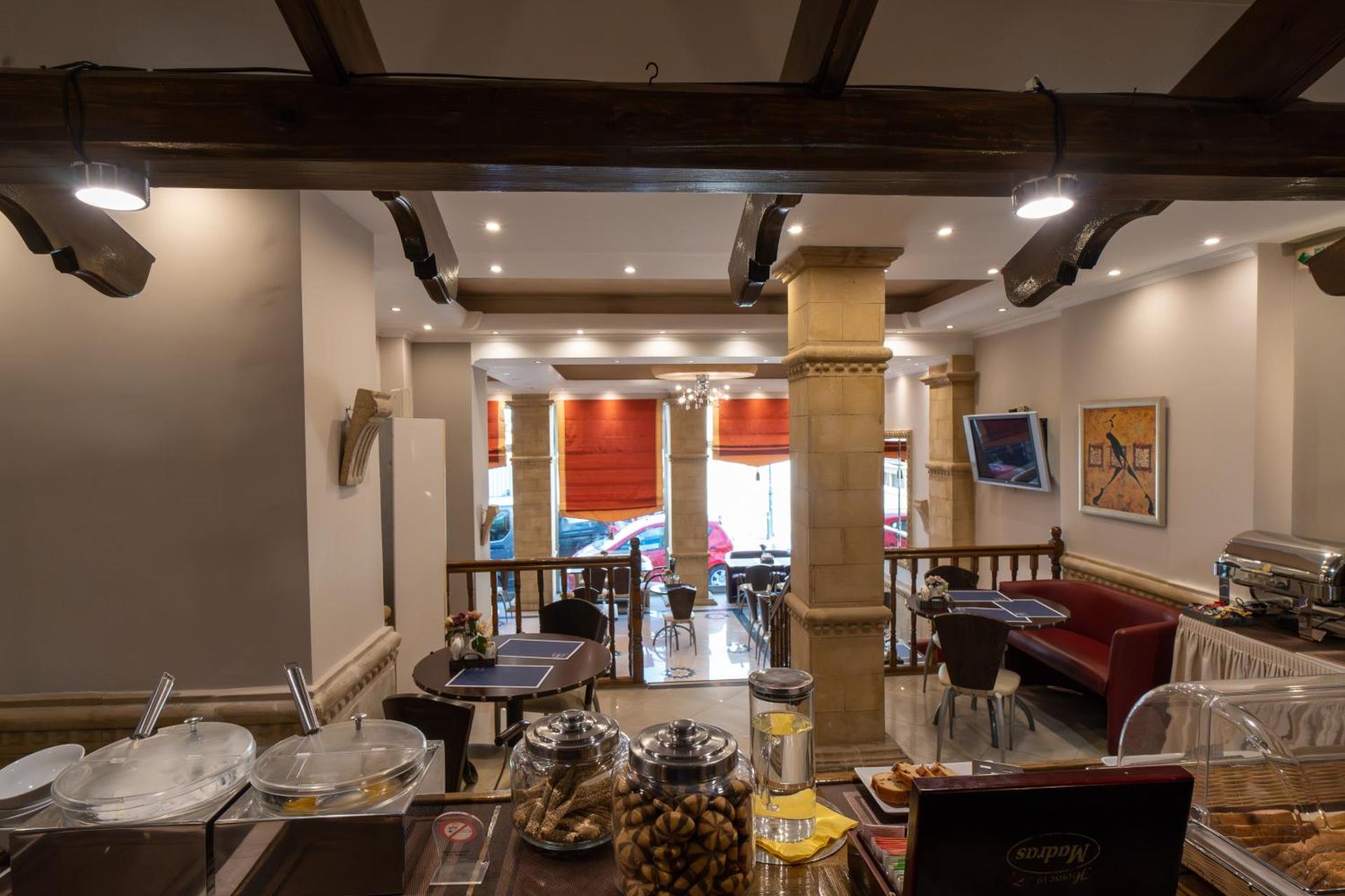 Argo Hotel Piraeus - Photo 134