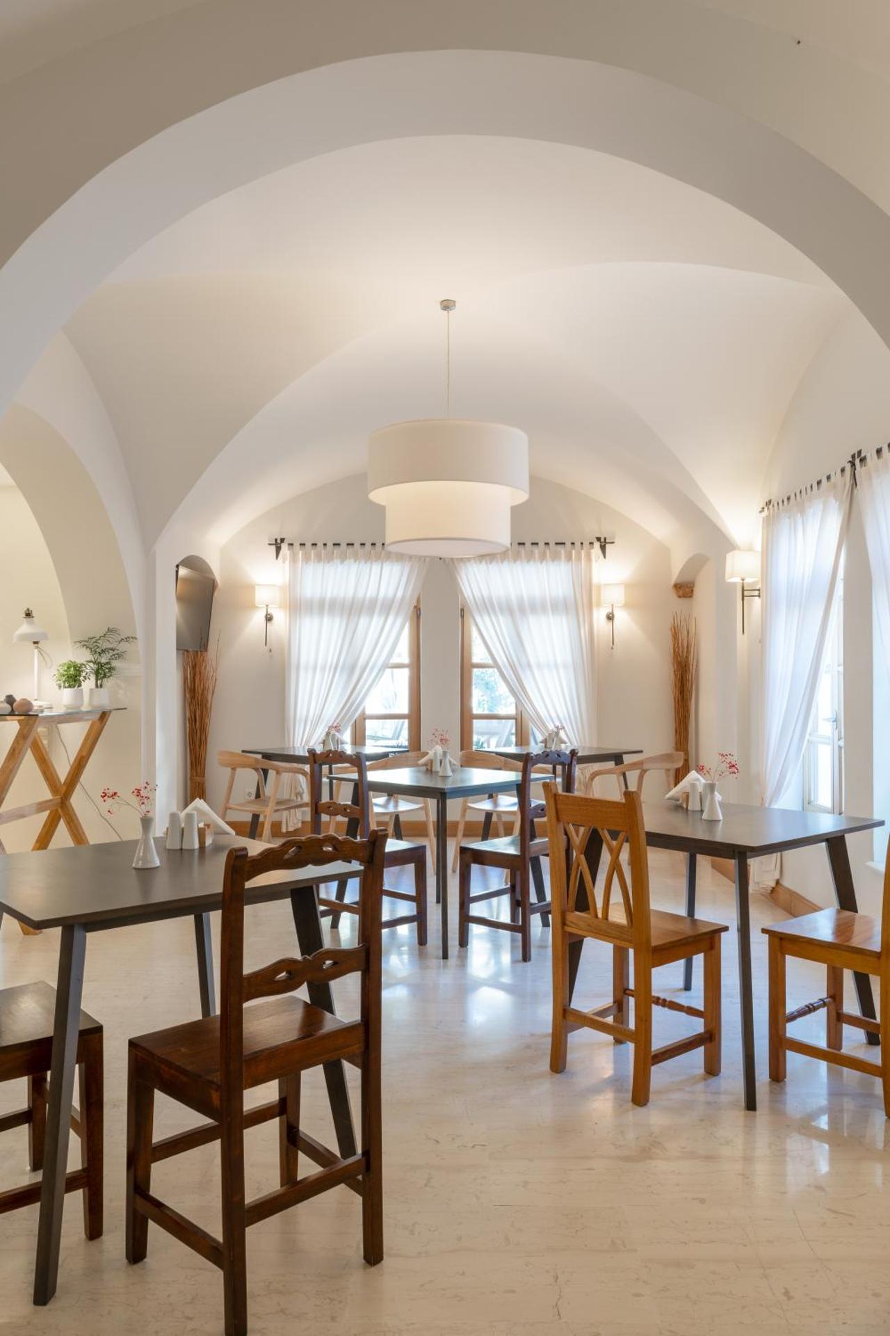 Hotel Matina - Photo 8