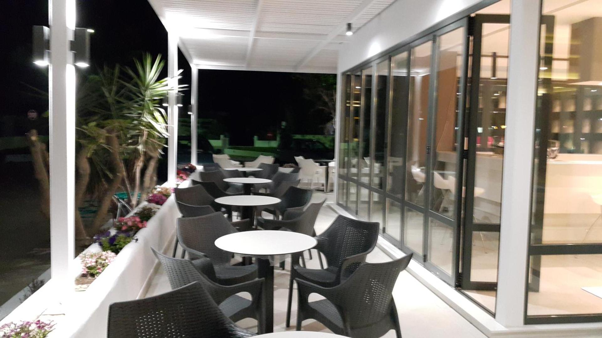 Cosmopolitan Hotel - Photo 67