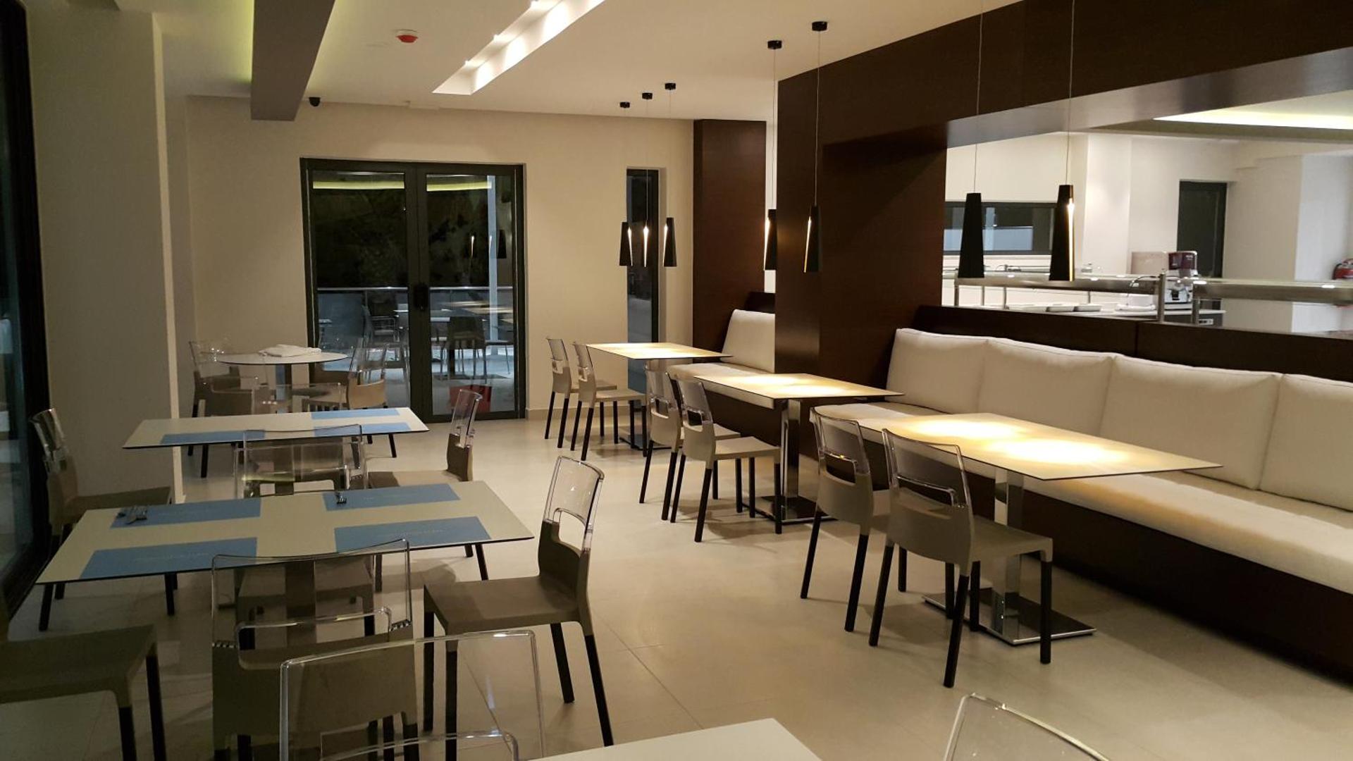 Cosmopolitan Hotel - Photo 57