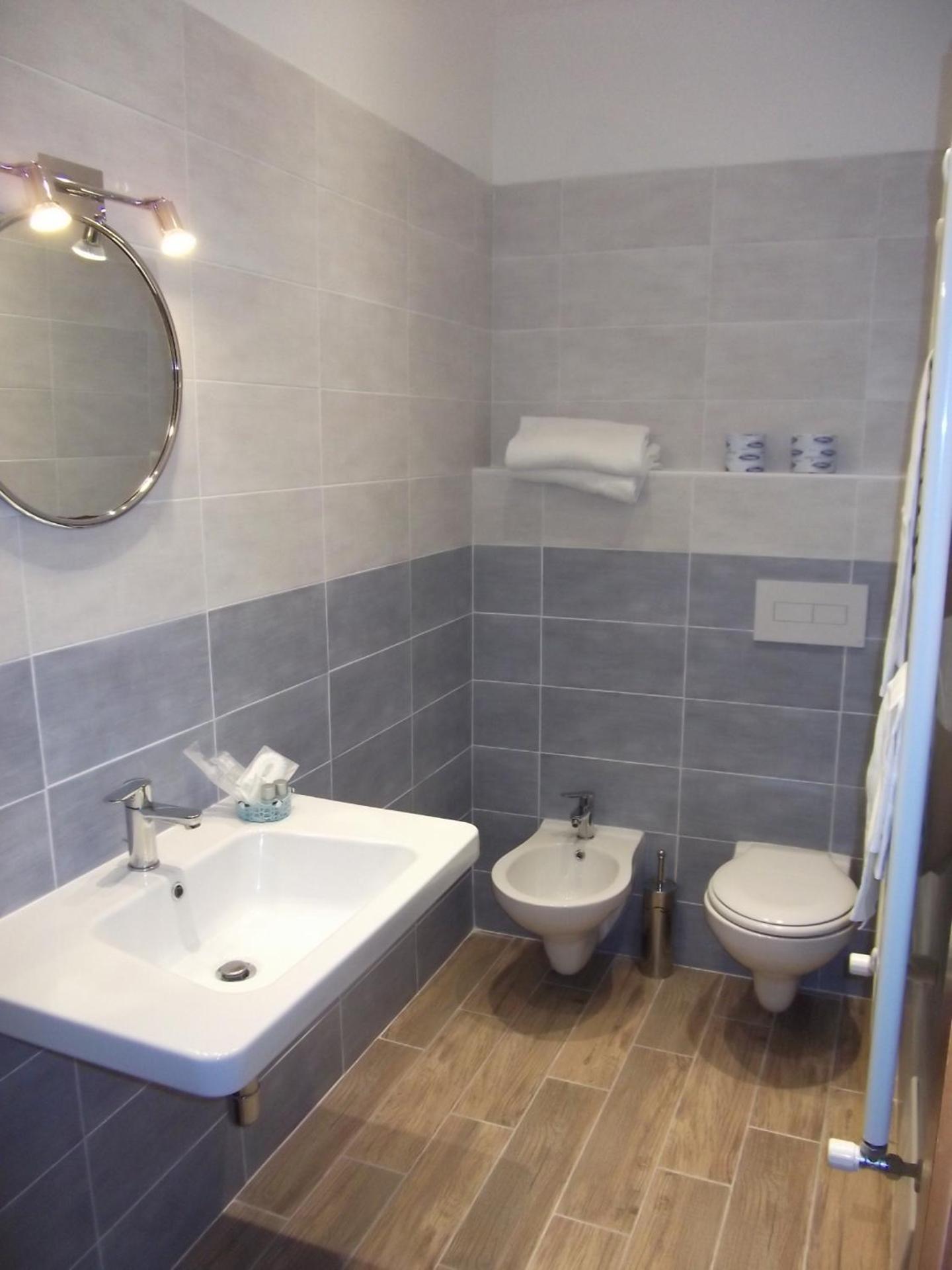 Hotel Viterbo Inn - Photo 2