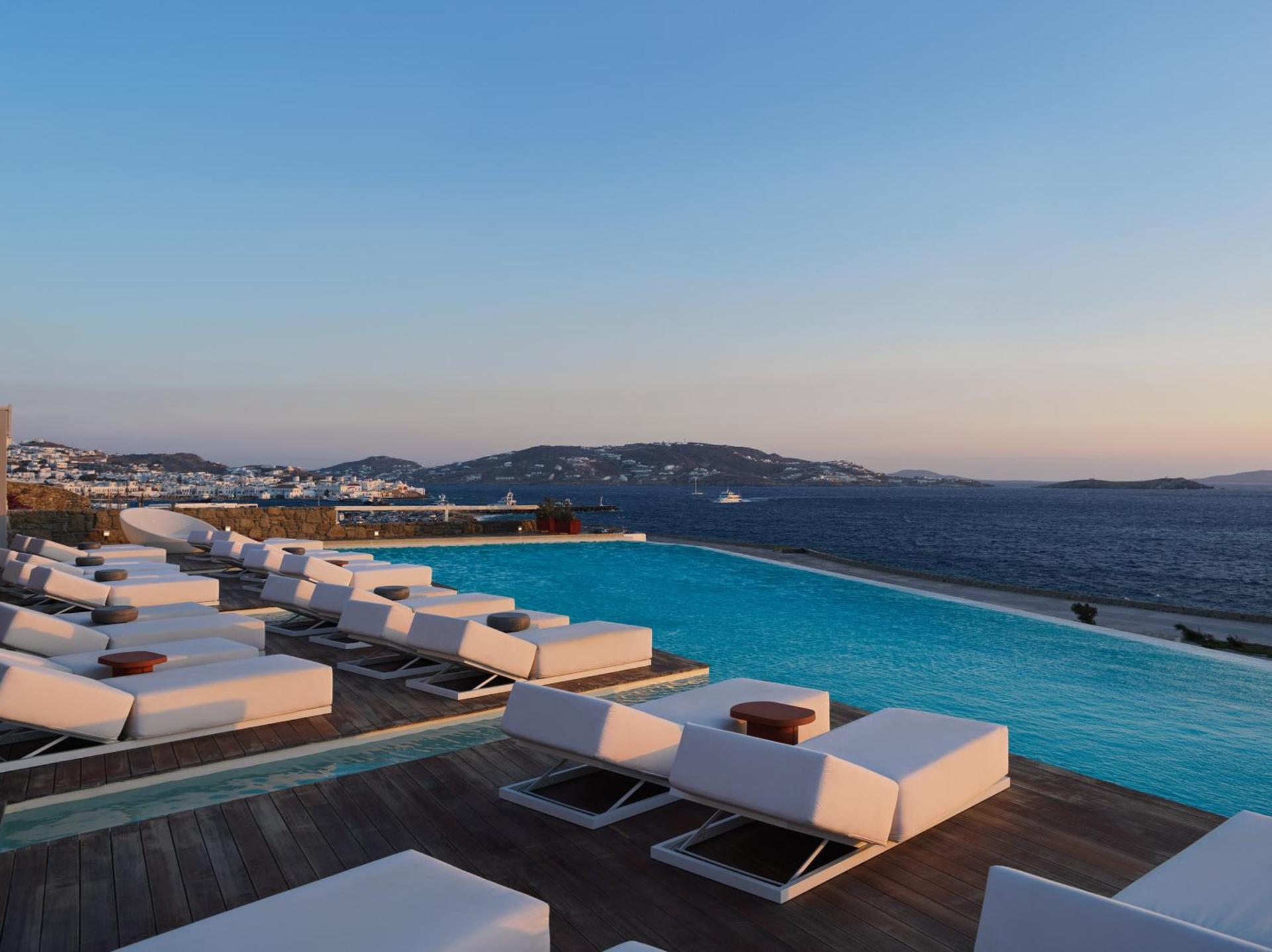 Kouros Hotel & Suites - Photo 15