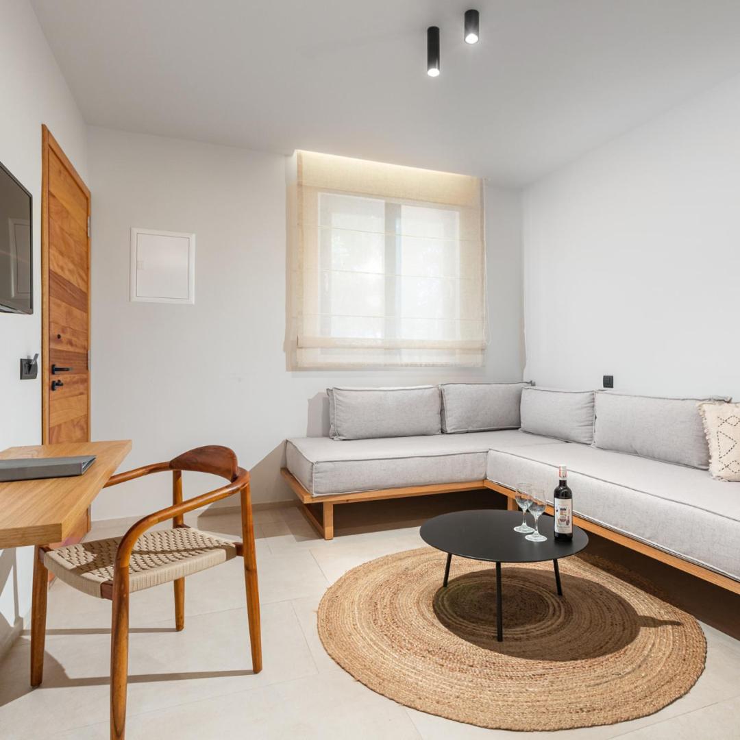 Caravia Beach Hotel - Photo 20
