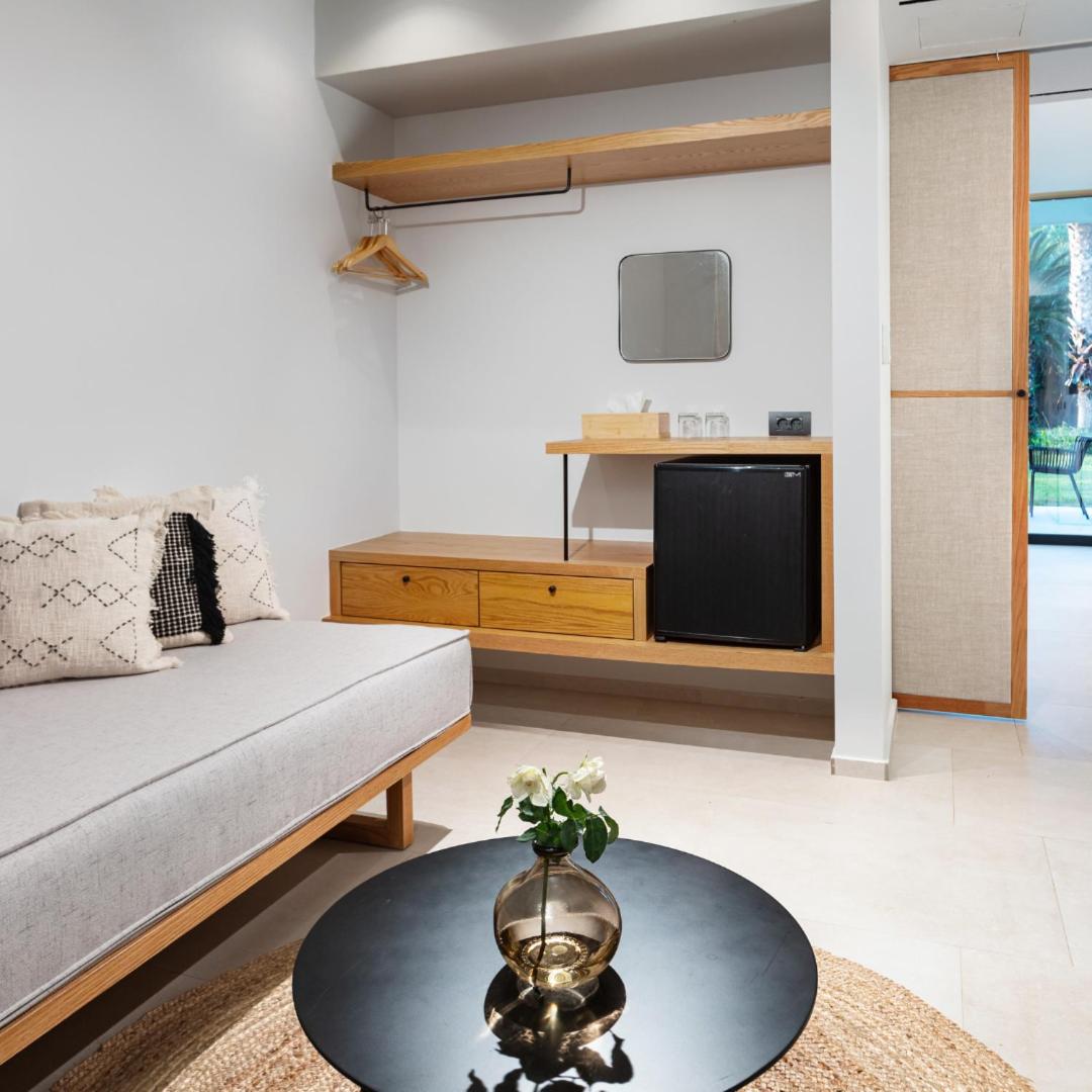 Caravia Beach Hotel - Photo 17