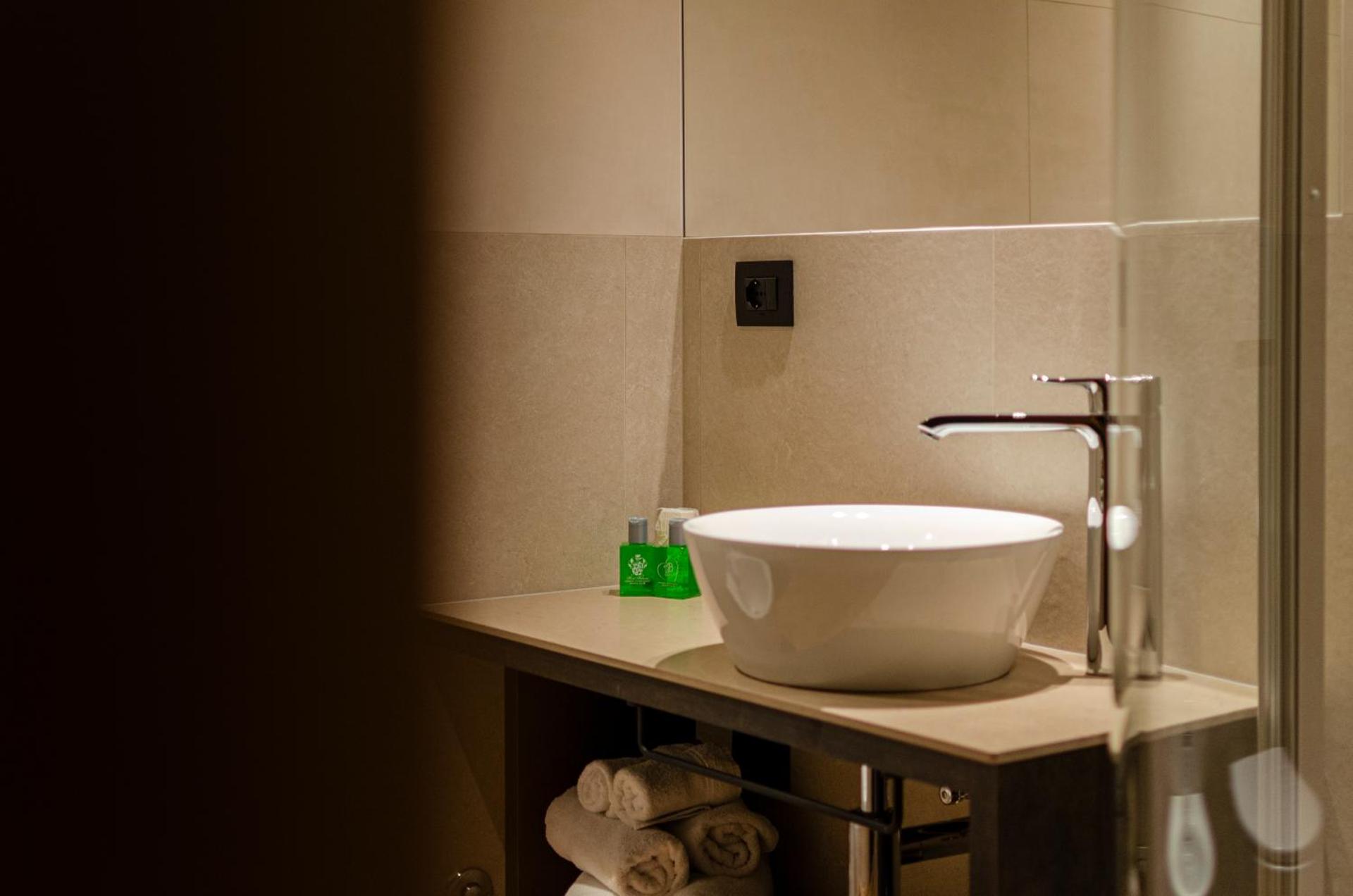 Hotel Faloria - Photo 18