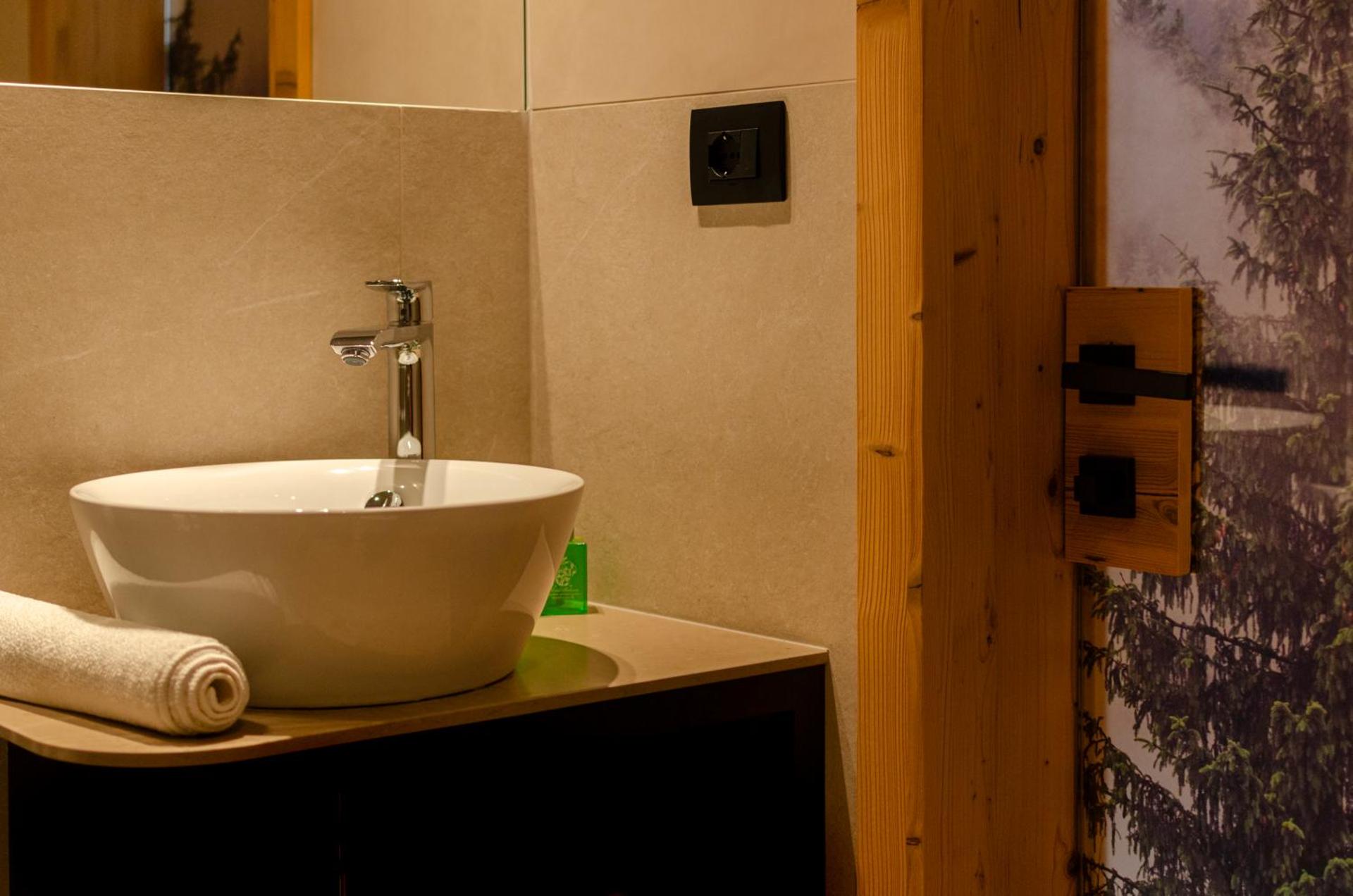 Hotel Faloria - Photo 6