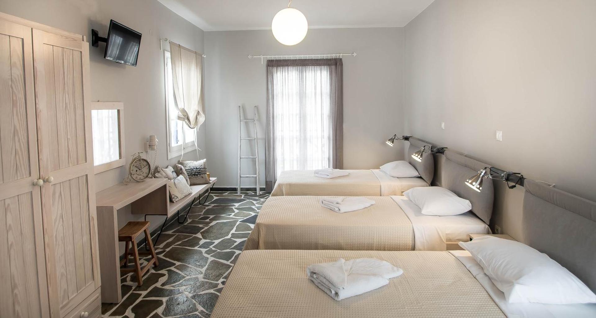 Deluxe Triple Room with Sea View