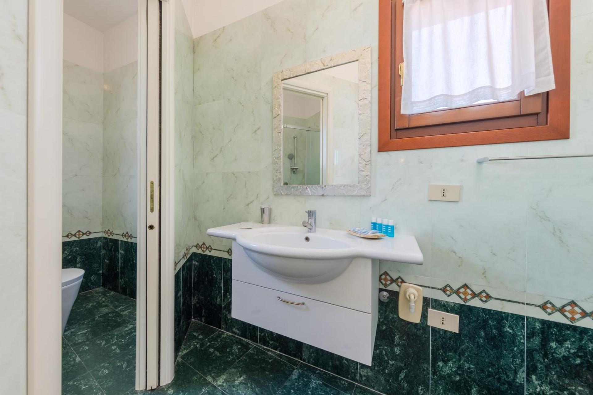 One-Bedroom Apartment with Garden View