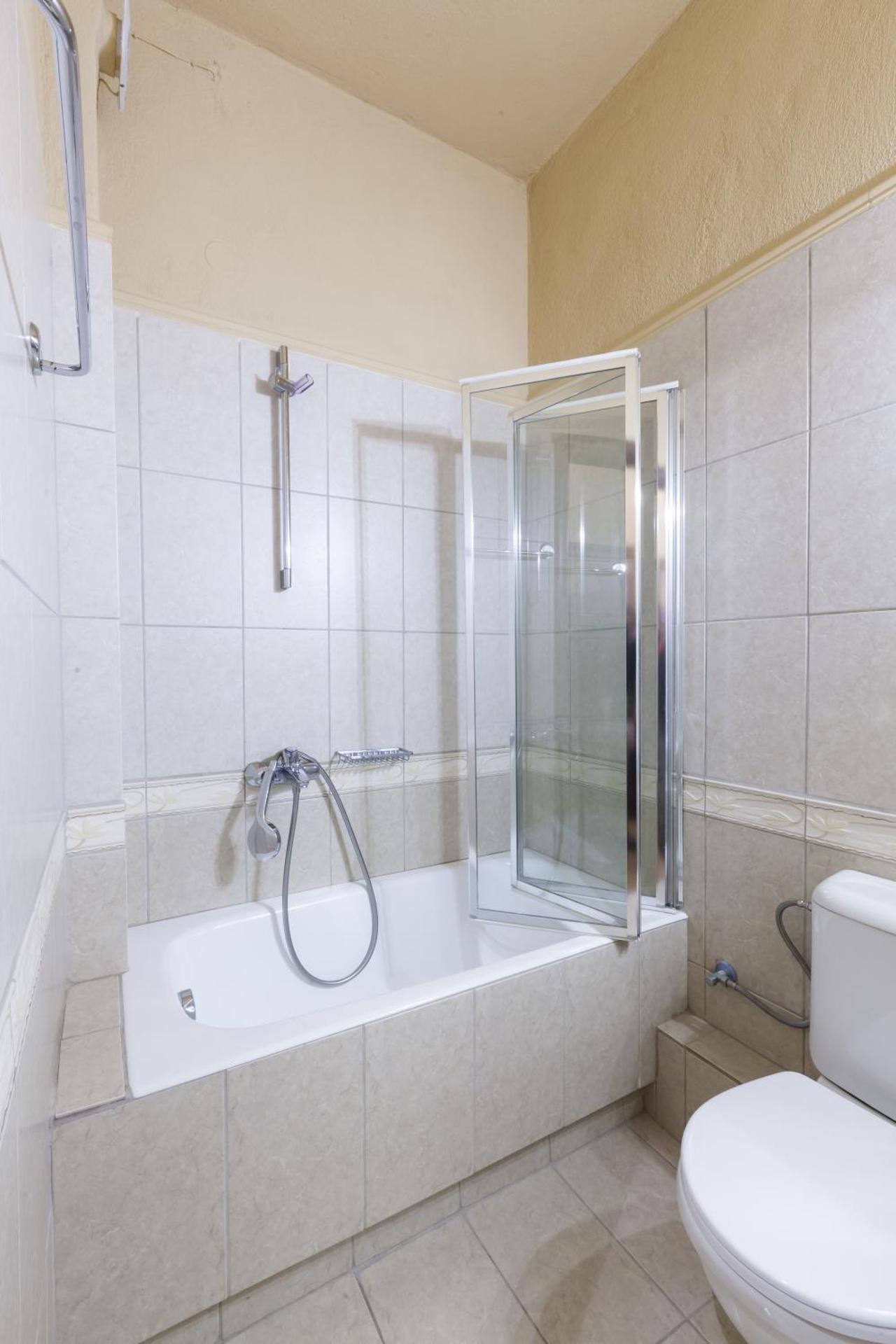 Dellas Boutique Hotel - Photo 36