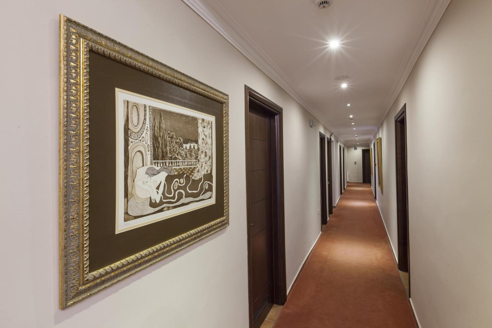 Dellas Boutique Hotel - Photo 81