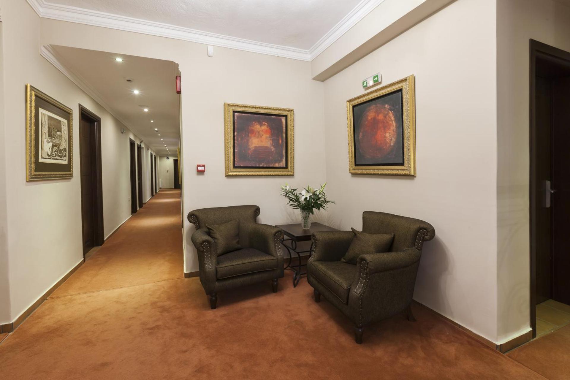 Dellas Boutique Hotel - Photo 80