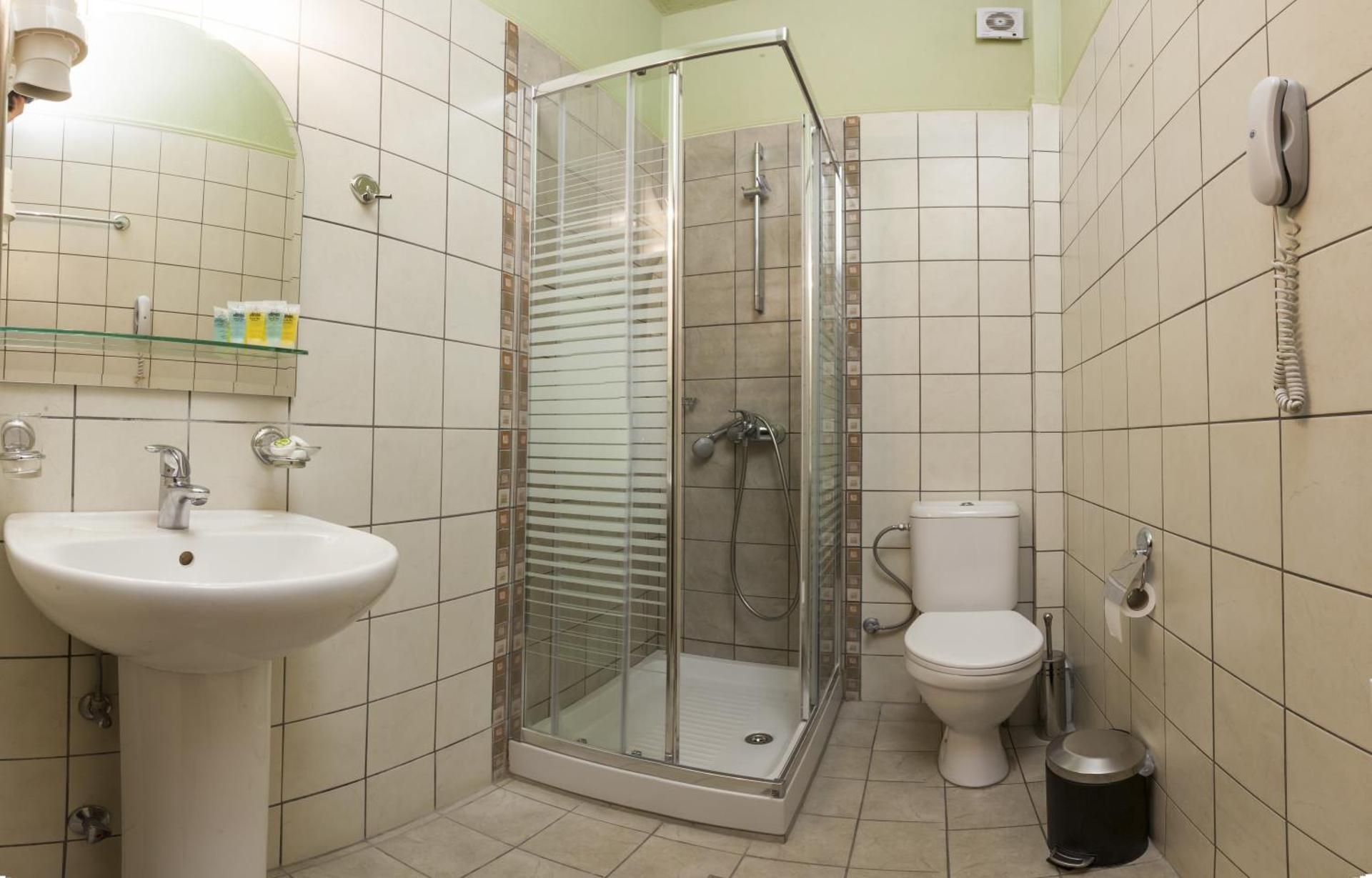 Dellas Boutique Hotel - Photo 17