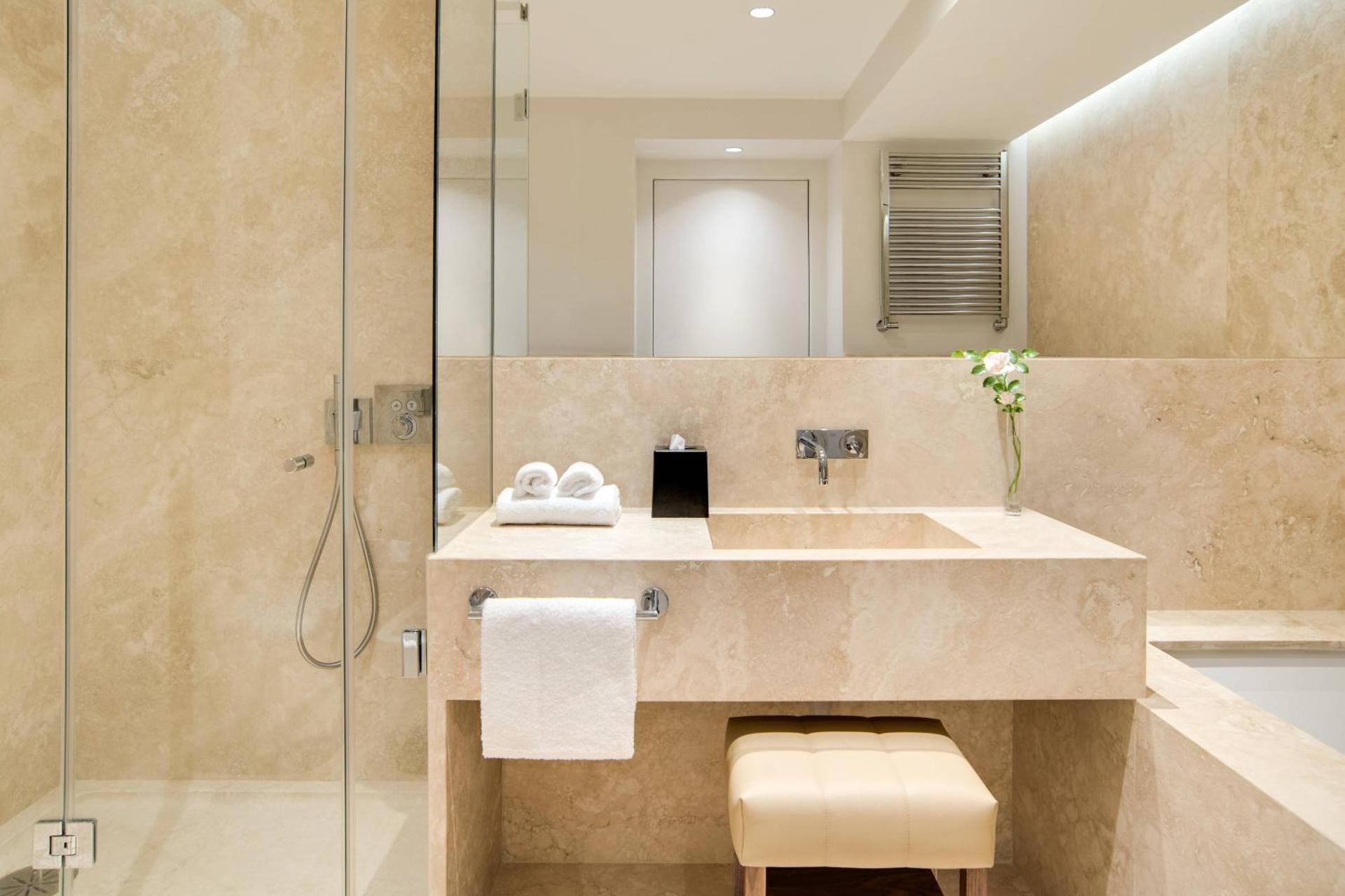 Sheraton Lake Como Hotel - Photo 32