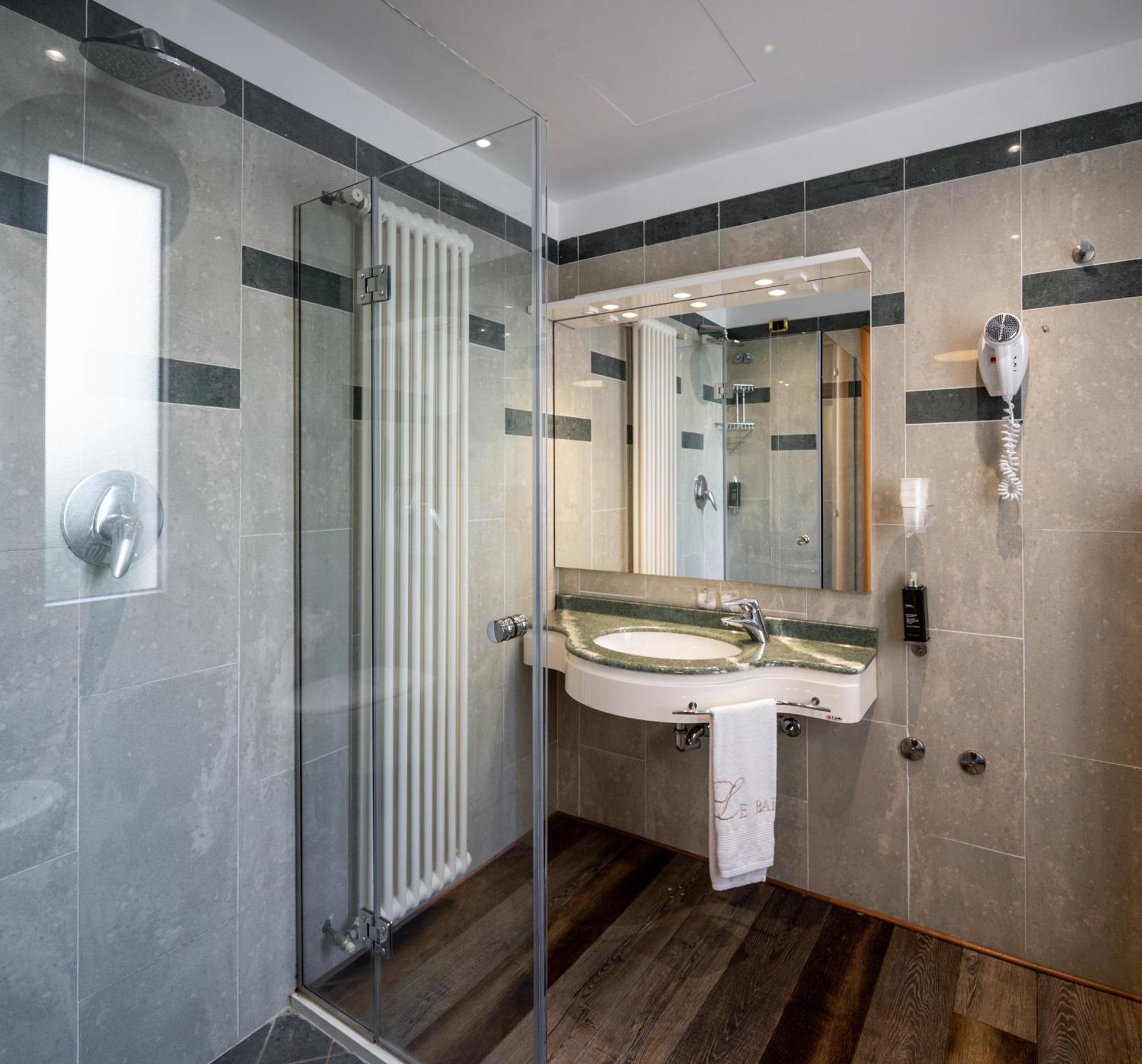 Best Western Maison B Hotel - Photo 35