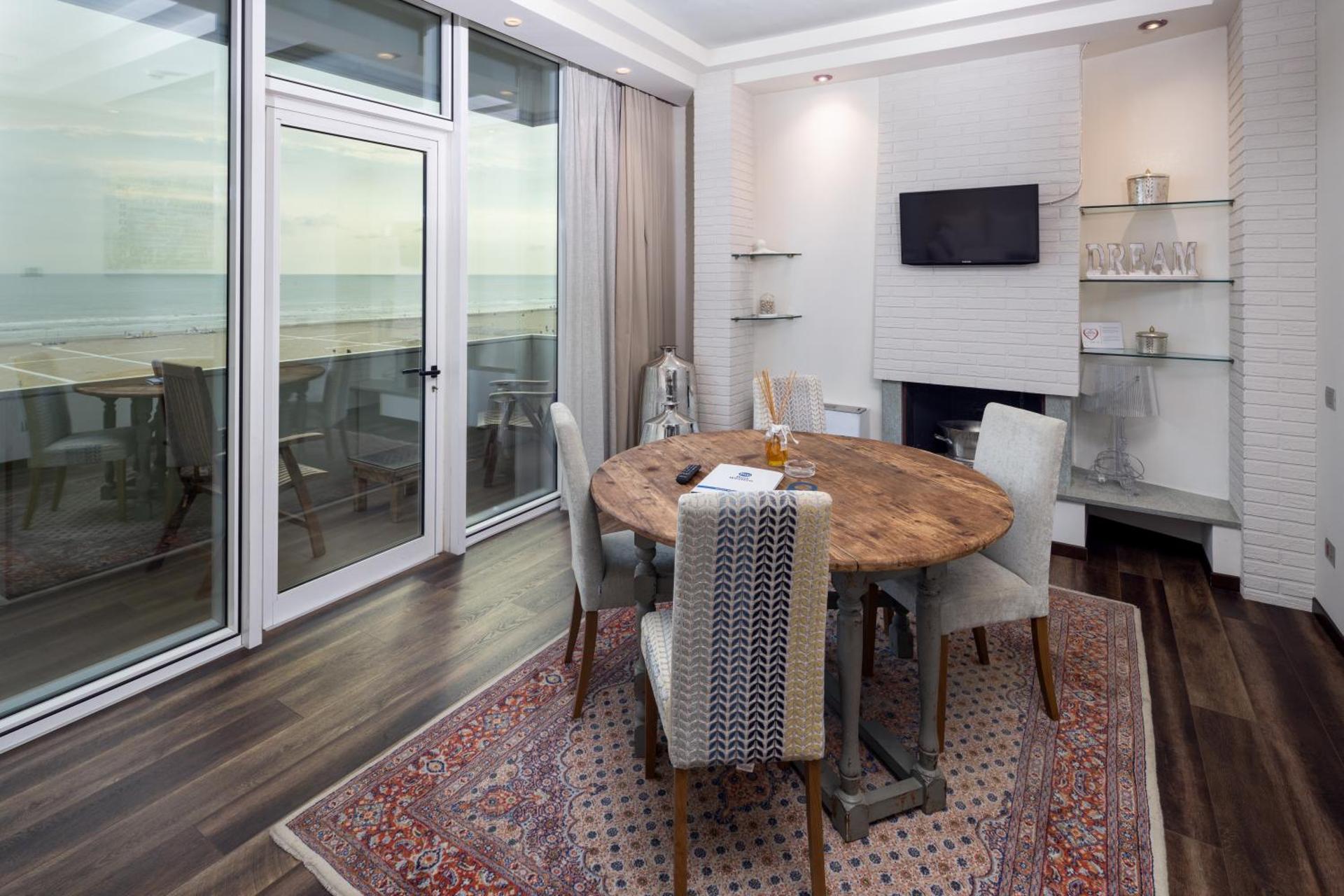 Best Western Maison B Hotel - Photo 82