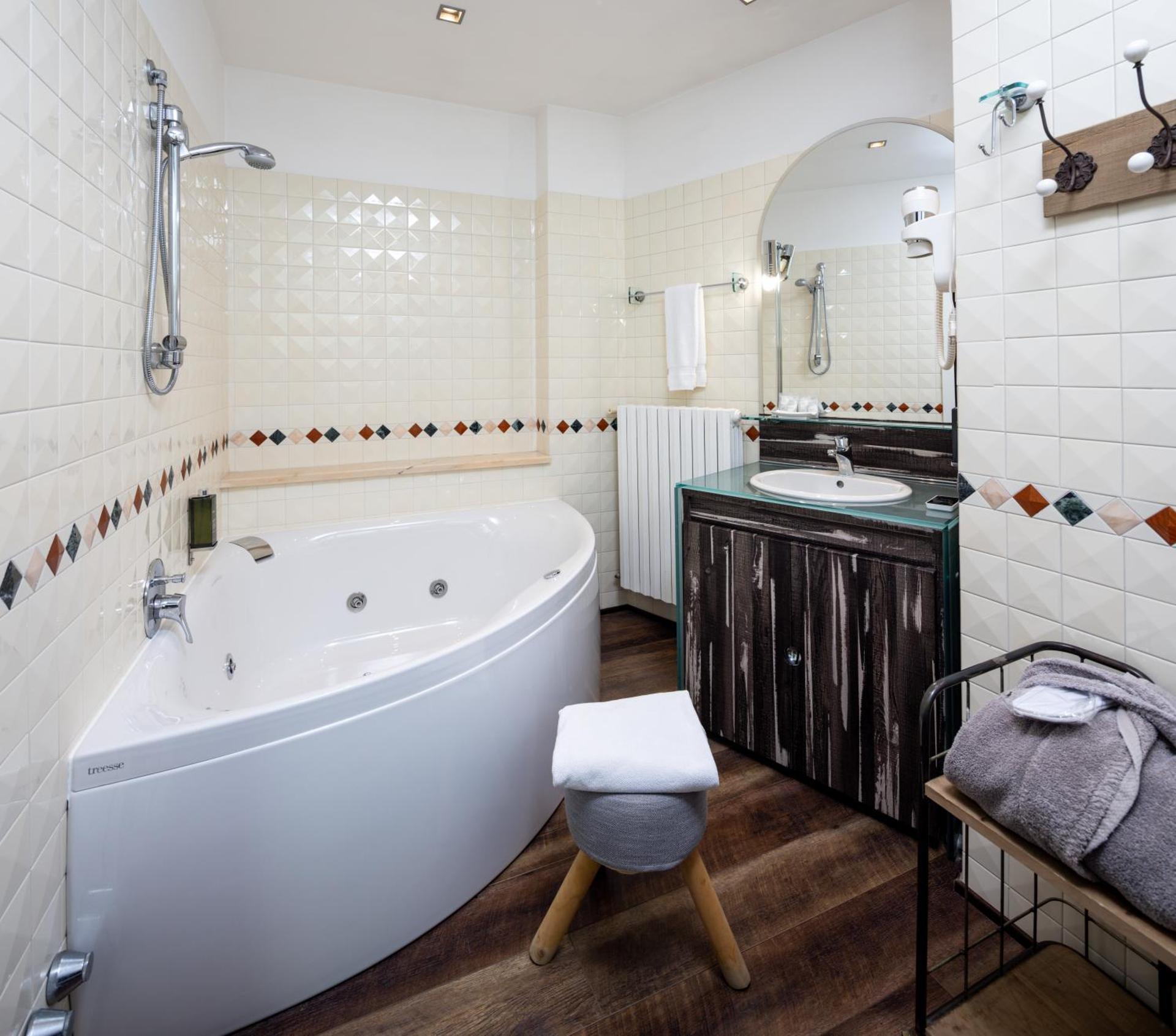 Best Western Maison B Hotel - Photo 88