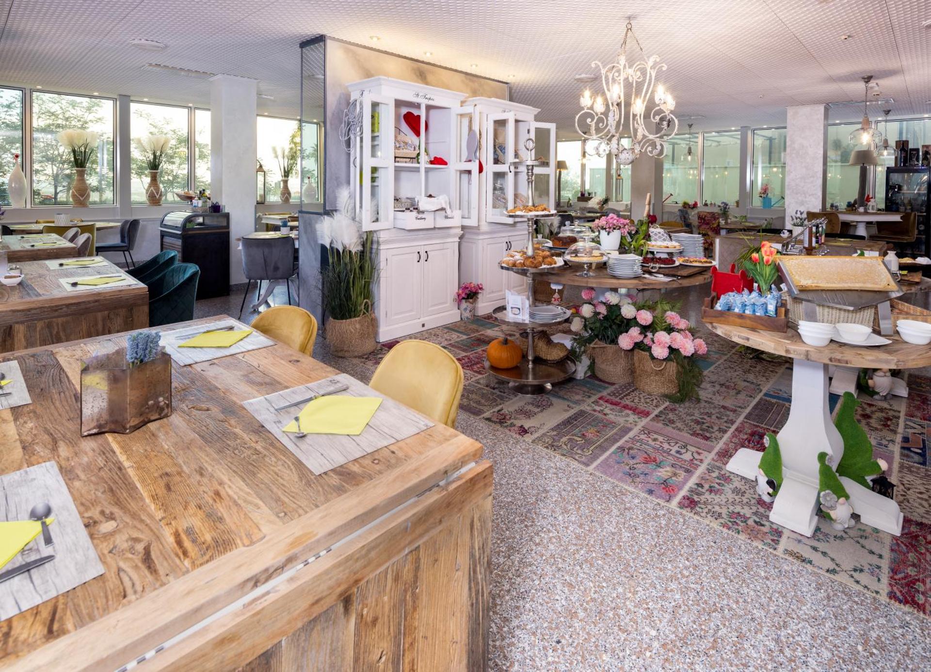 Best Western Maison B Hotel - Photo 173