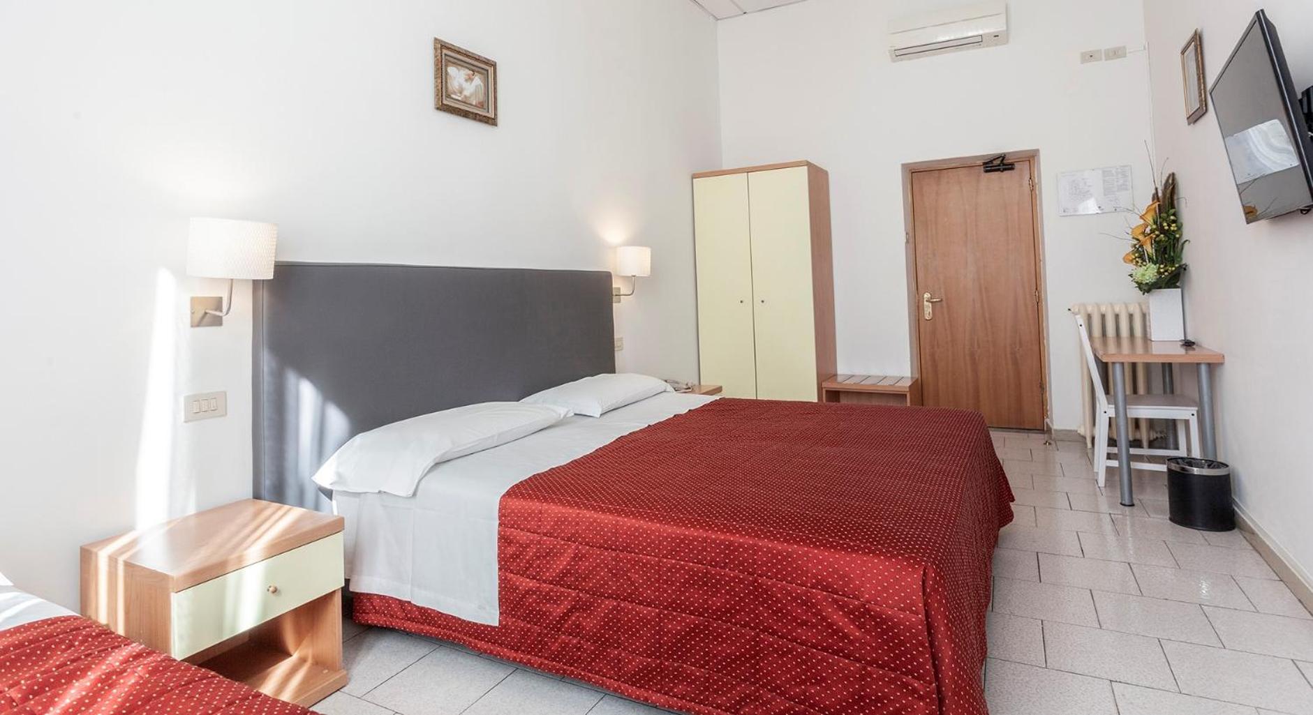 Hotel St. James - Photo 56