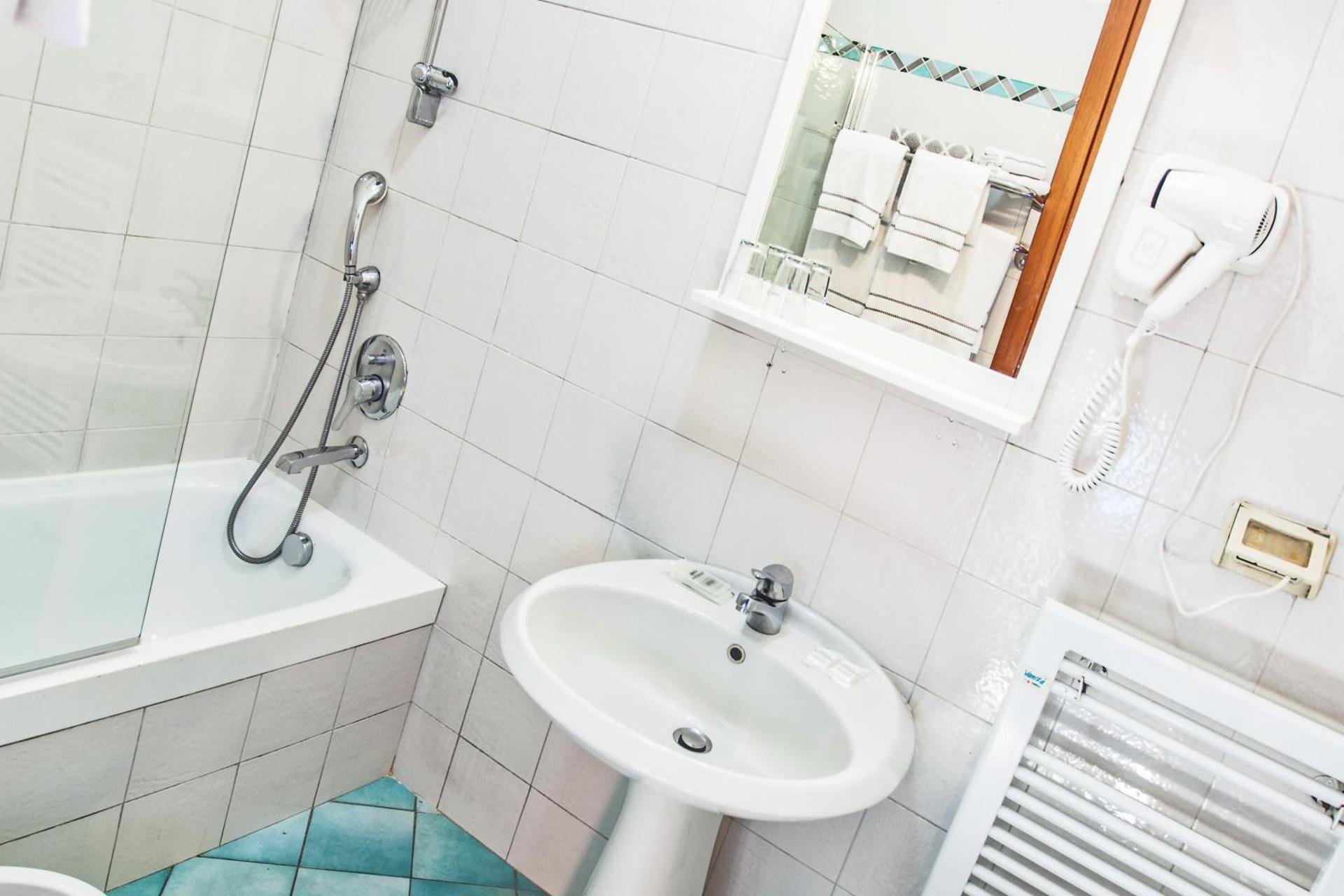 Hotel St. James - Photo 57