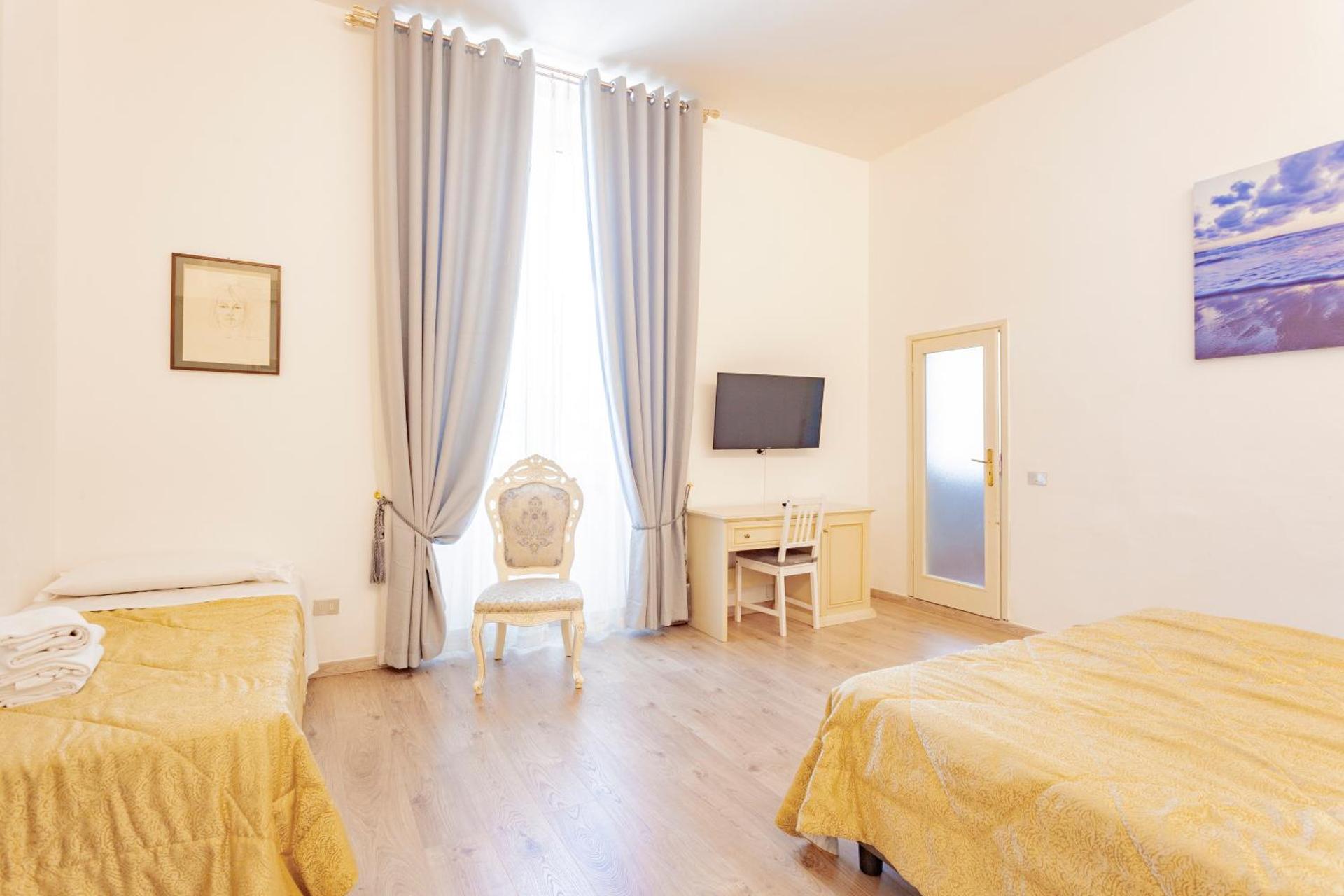 Hotel St. James - Photo 35