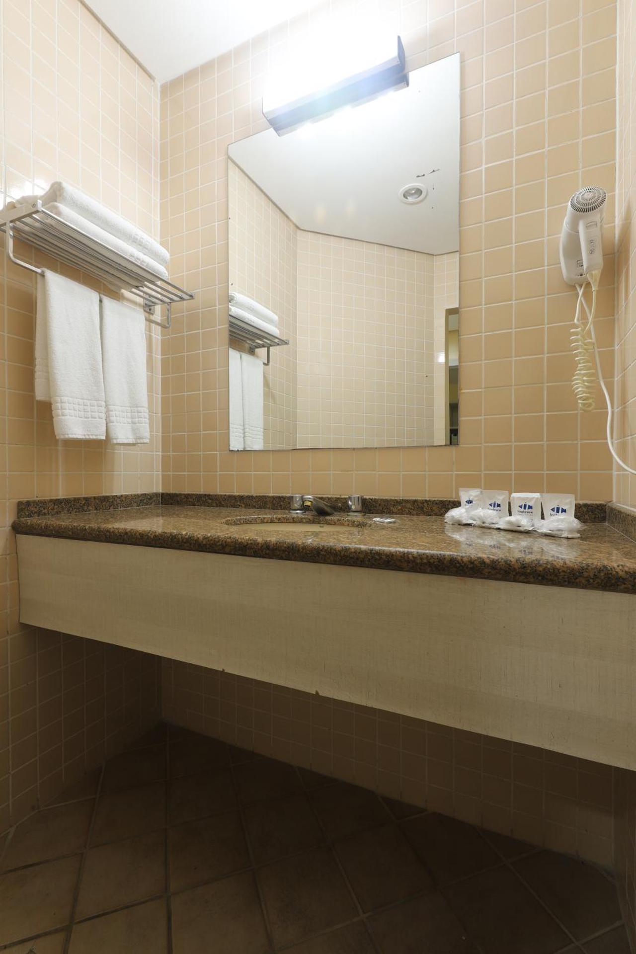 Ingleses Praia Hotel - Photo 52