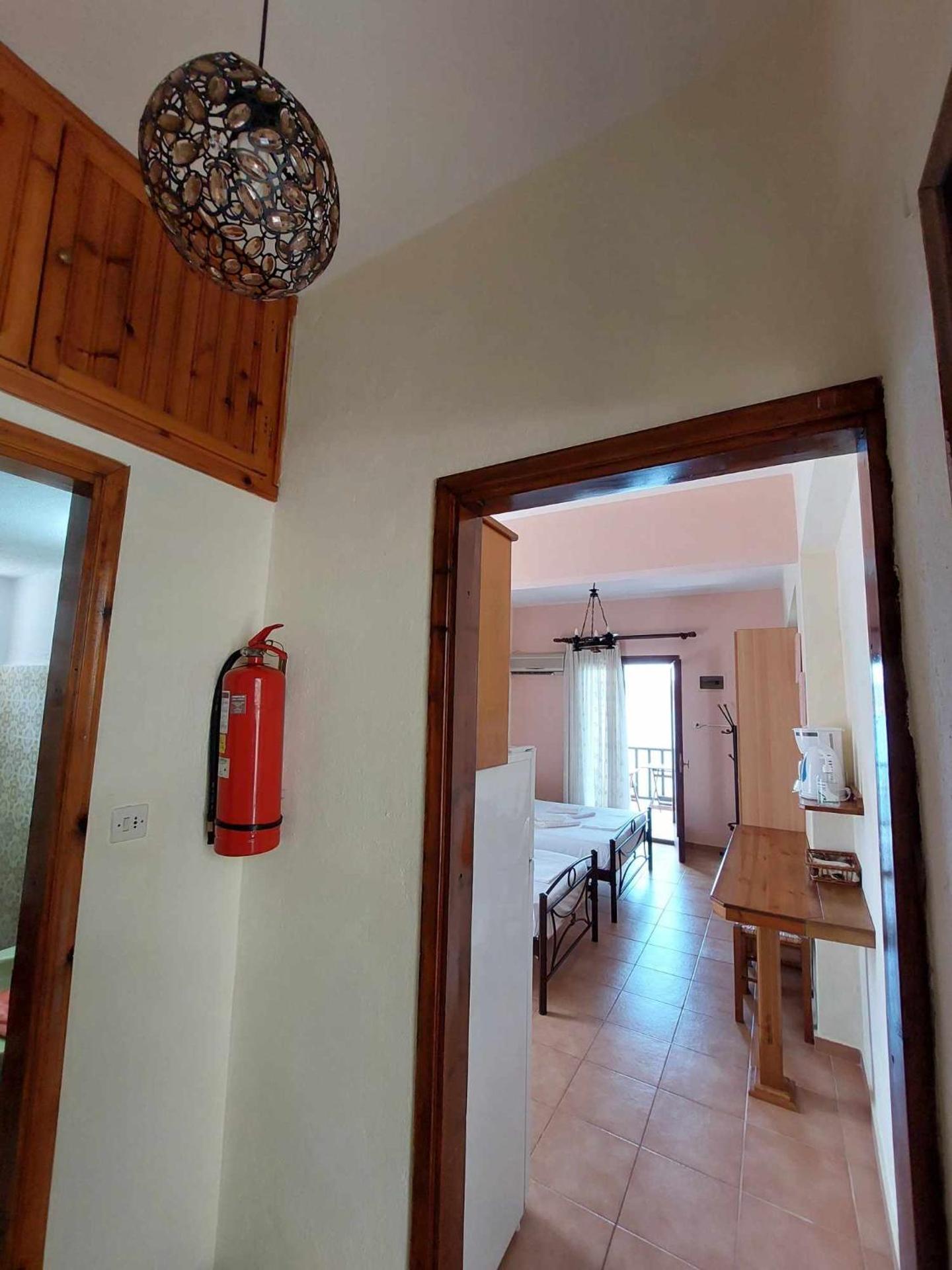 Violetta Studios & Apartments - Photo 12