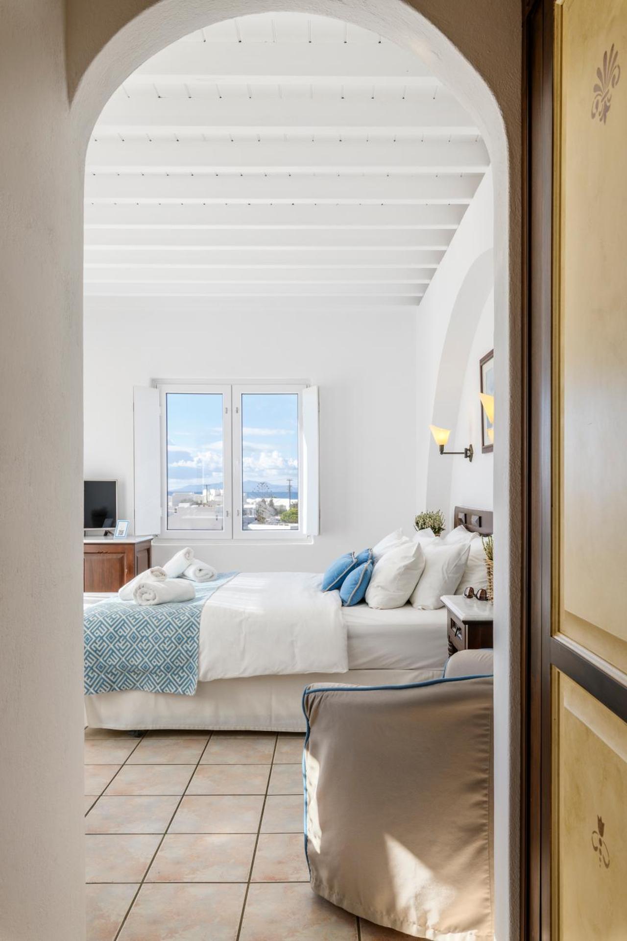 Pelican Bay Hotel - Photo 13