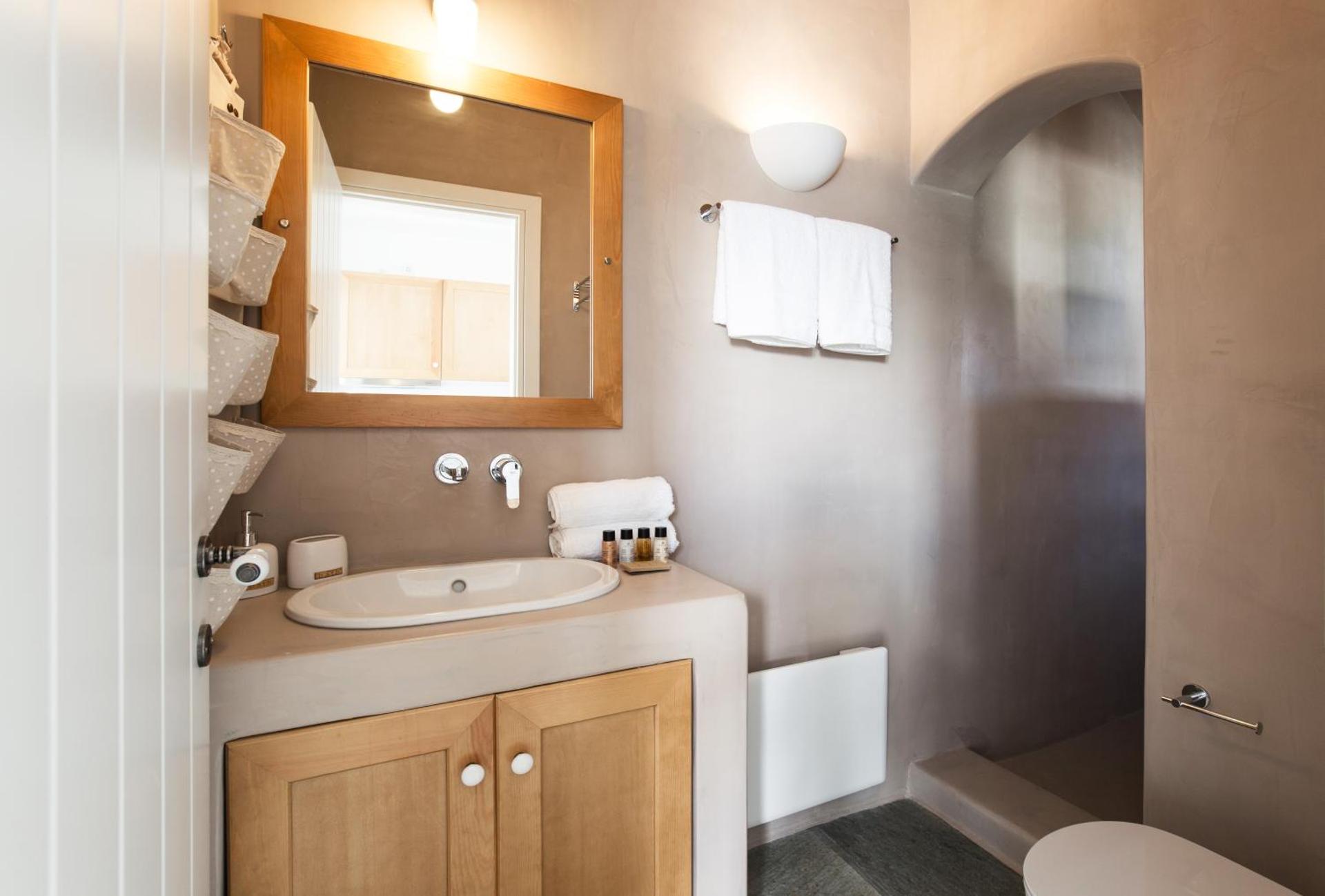 Fos Suites - Photo 86