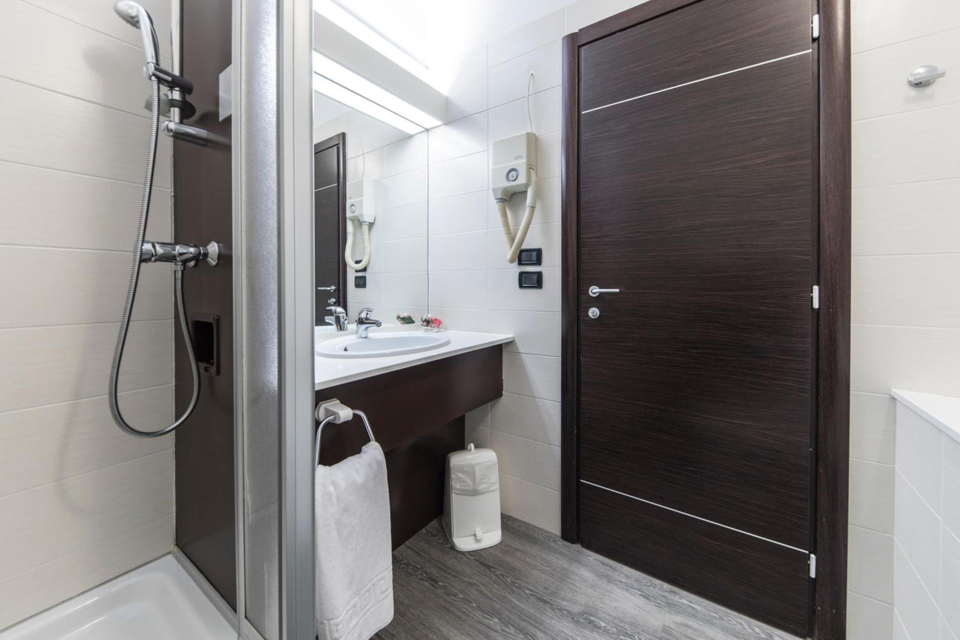 Hotel Donatello Imola - Photo 105