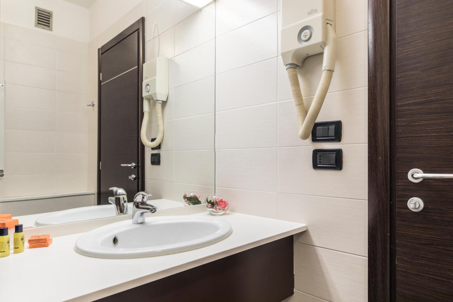 Hotel Donatello Imola - Photo 103