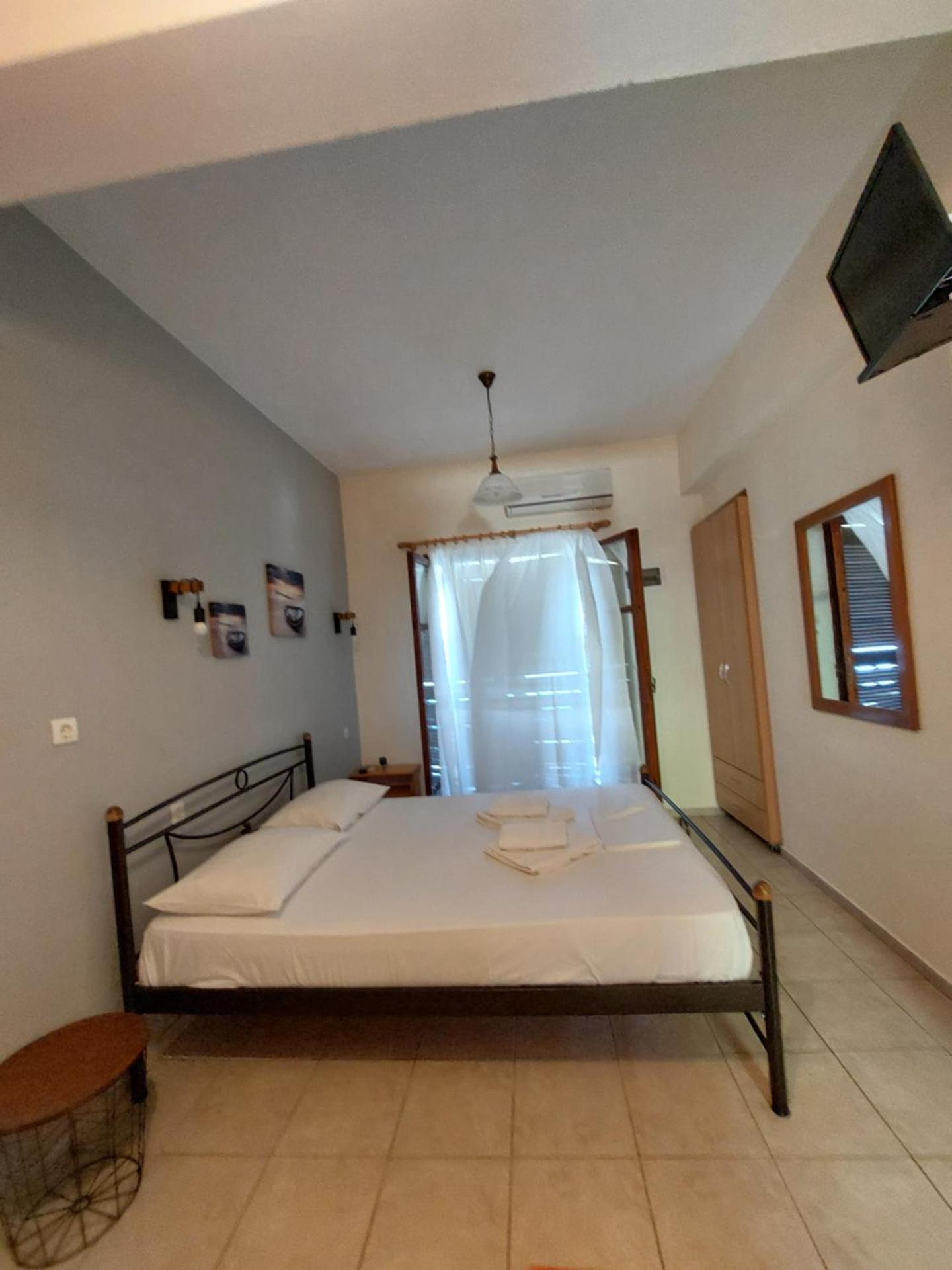 Violetta Studios & Apartments - Photo 43