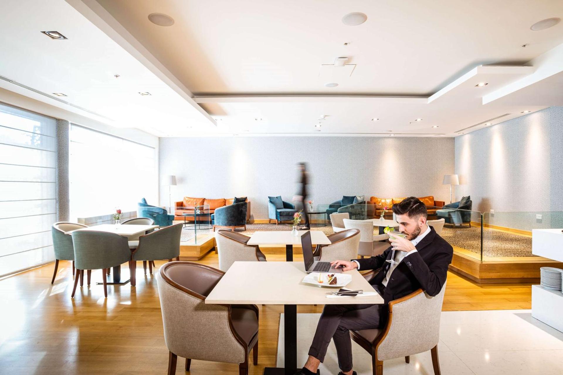Hilton Nicosia - Photo 39