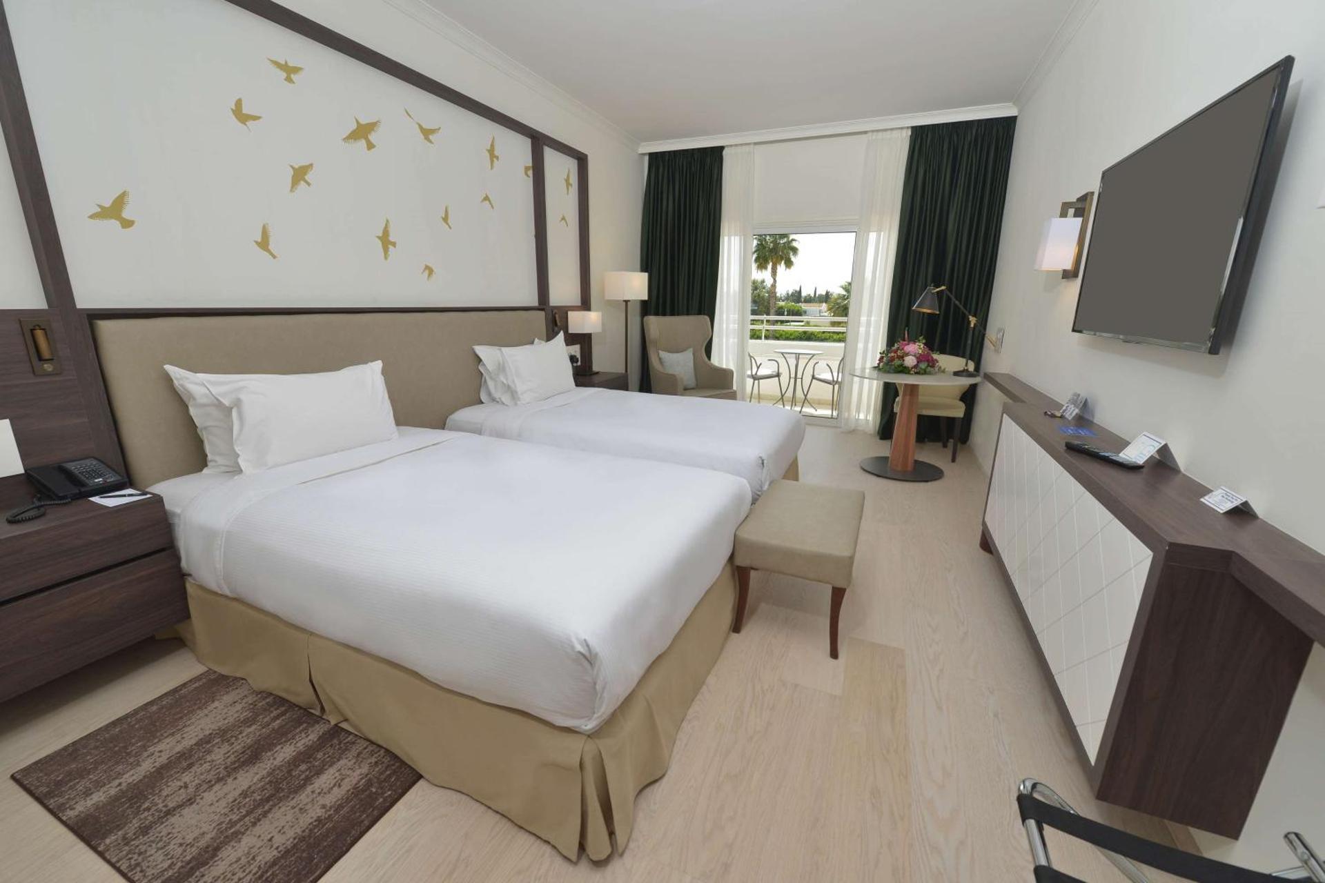 Hilton Nicosia - Photo 11