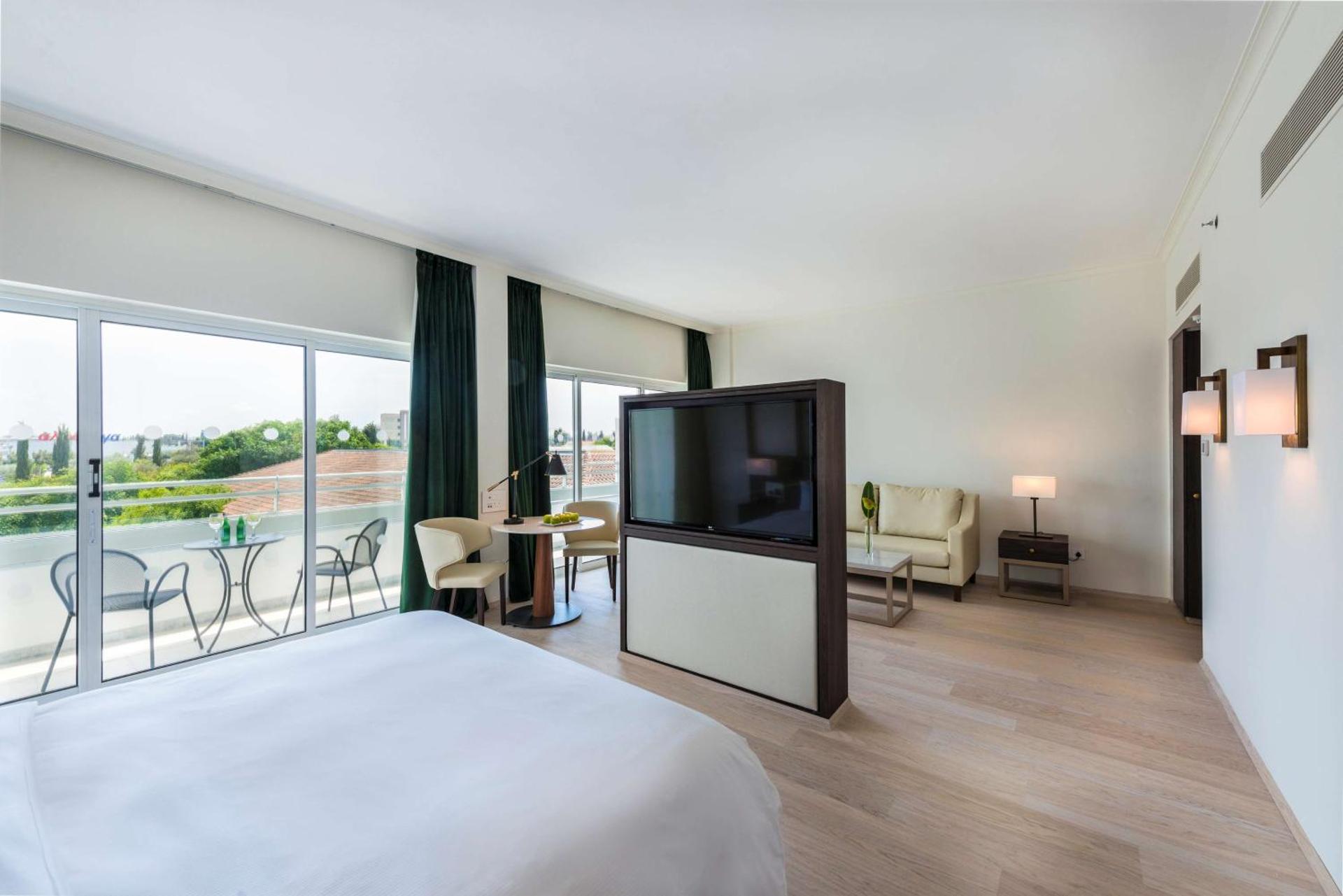 Hilton Nicosia - Photo 12