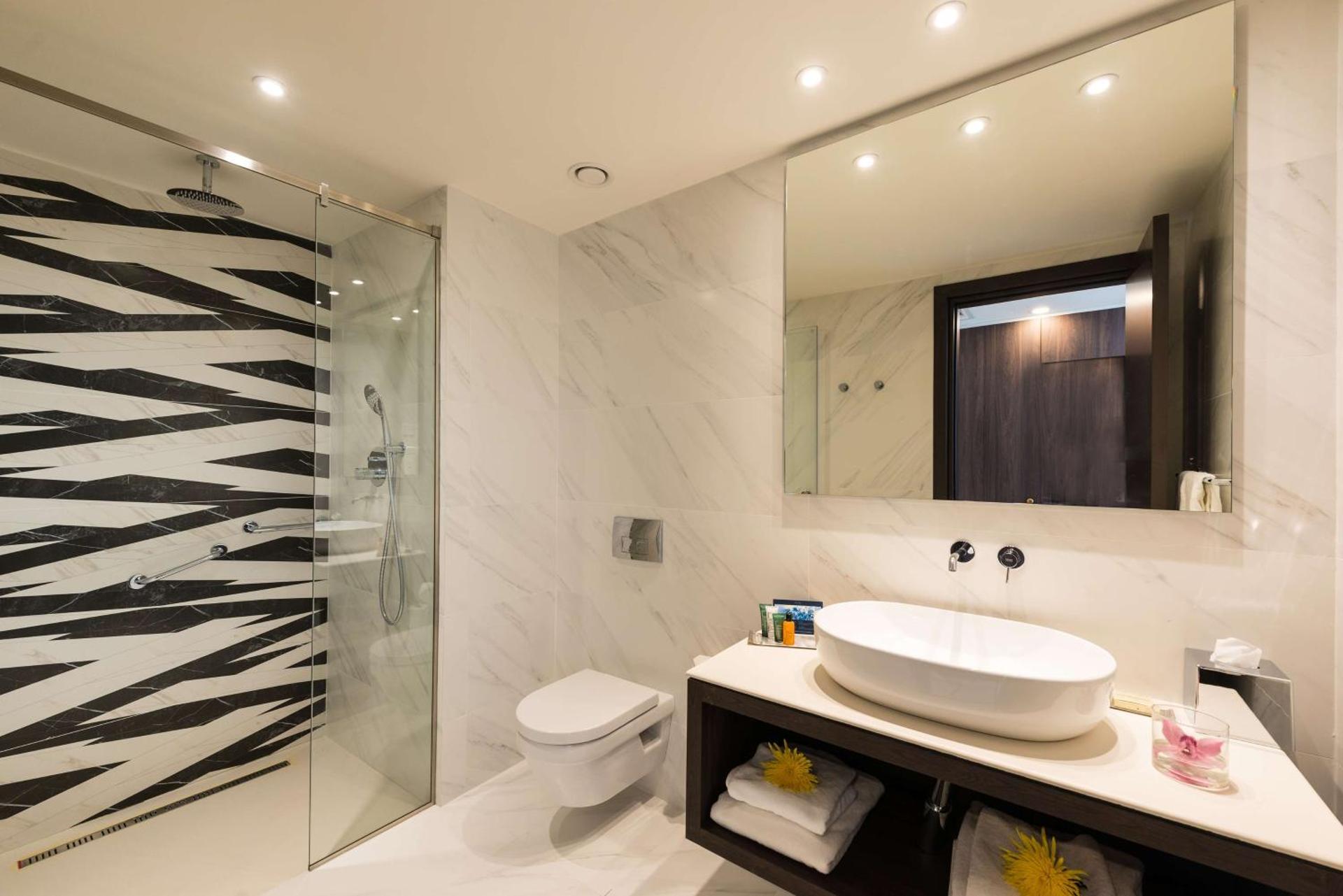 Hilton Nicosia - Photo 4