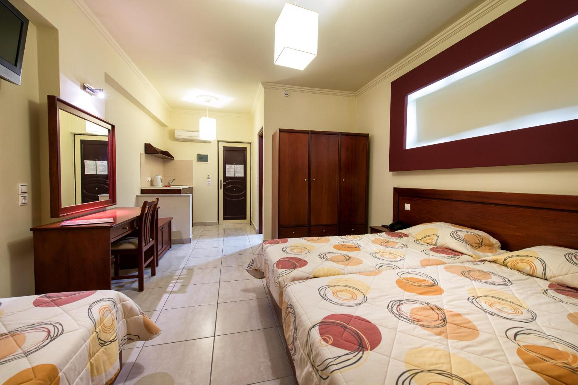 Canadian Hotel - Photo 33