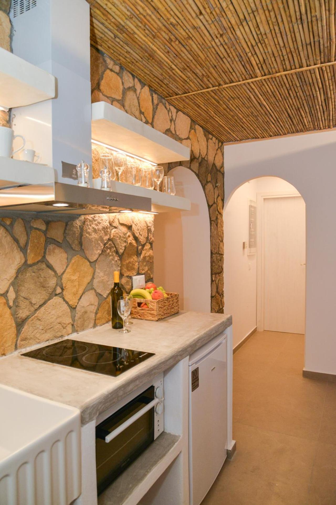 Mylopetra Milos Suites - Photo 5