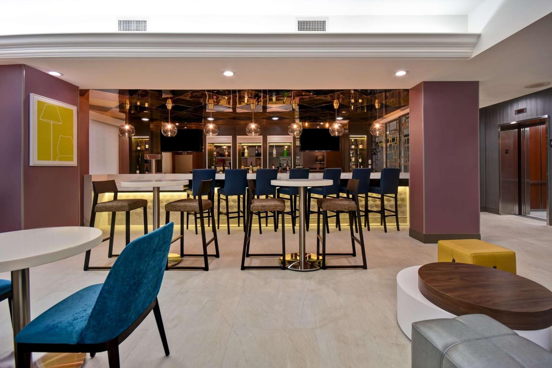 Hampton Inn NY-JFK - Photo 24