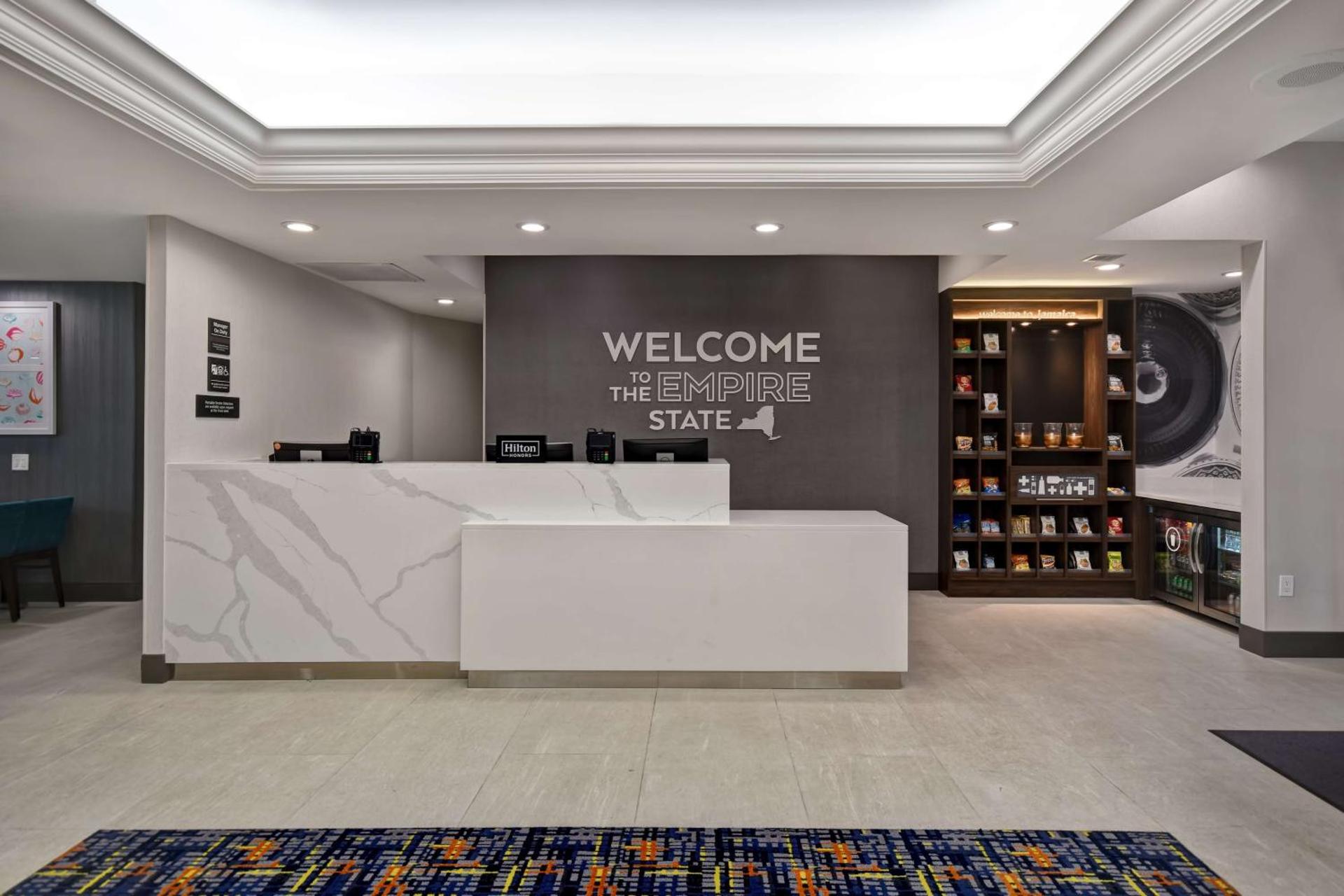 Hampton Inn NY-JFK - Photo 37