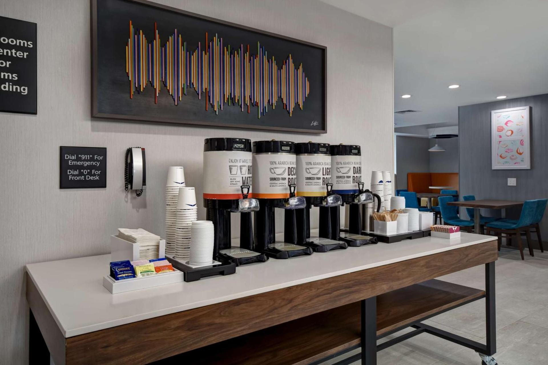 Hampton Inn NY-JFK - Photo 41